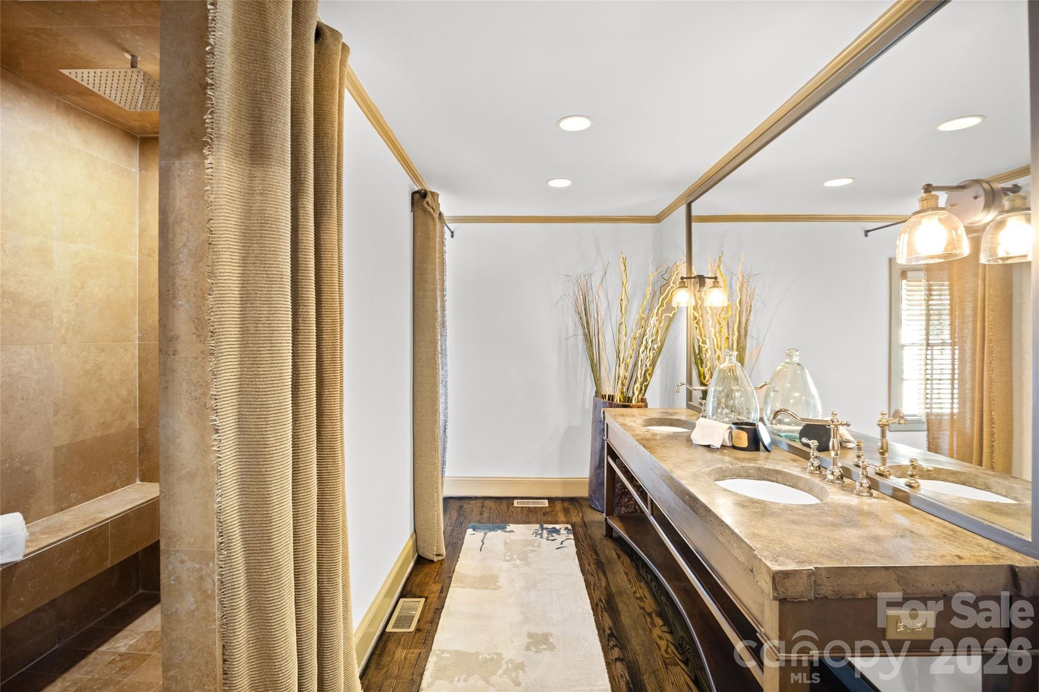208 Wales Avenue Property Photo 19