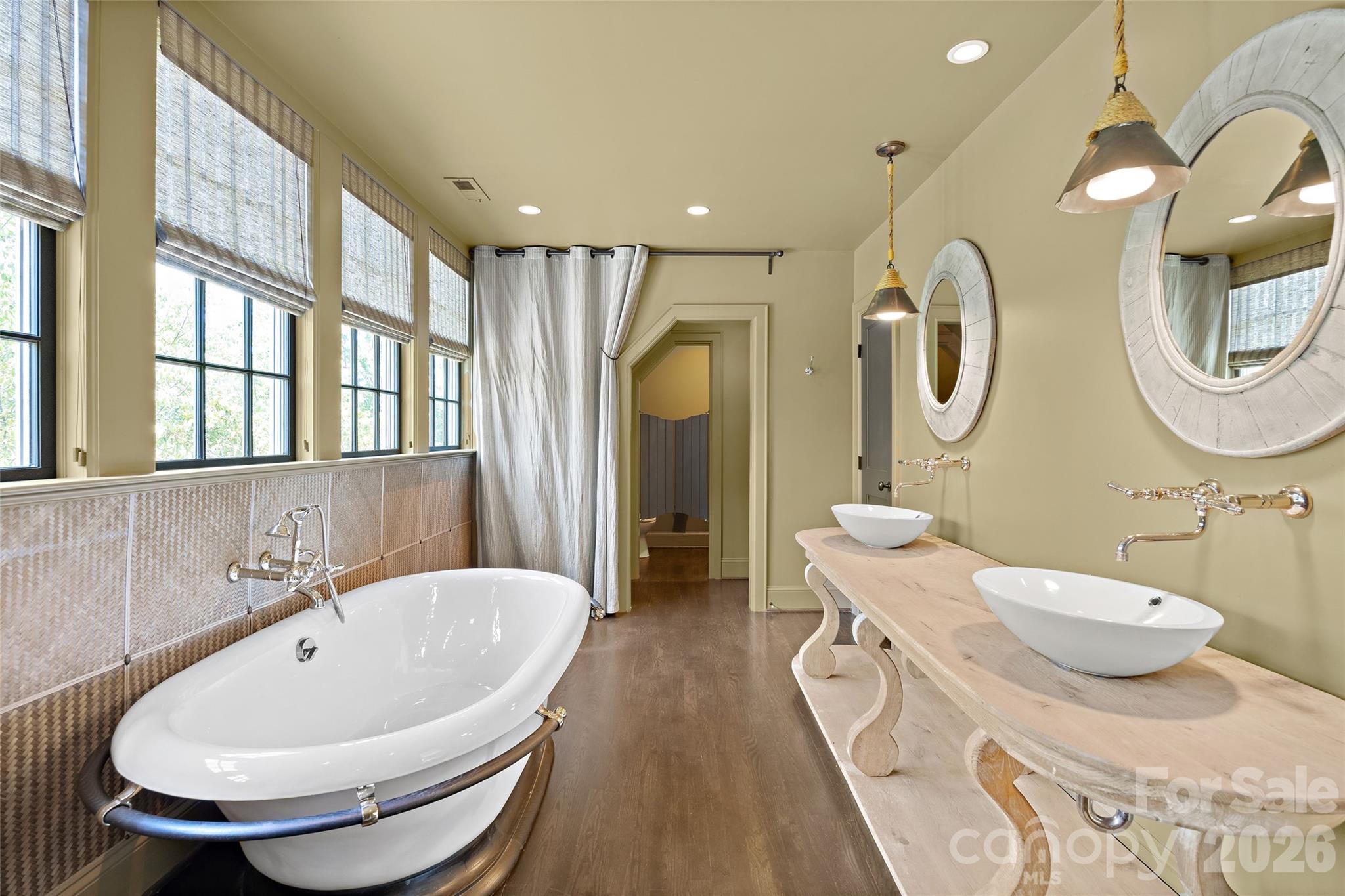 208 Wales Avenue Property Photo 22