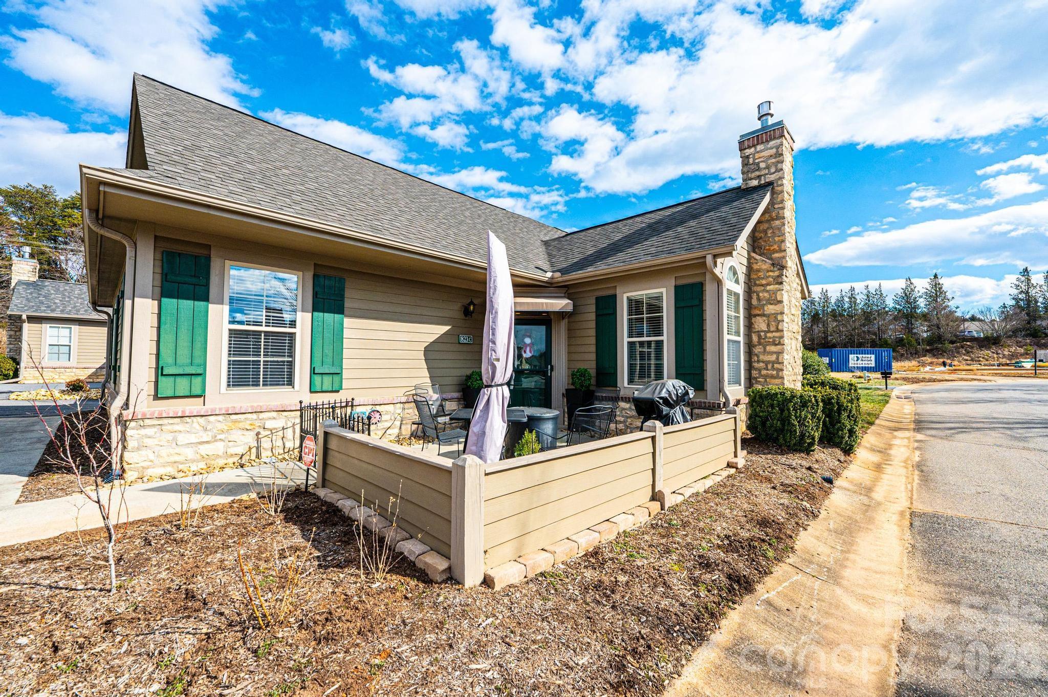 823 Wynnshire Drive C Property Photo 2