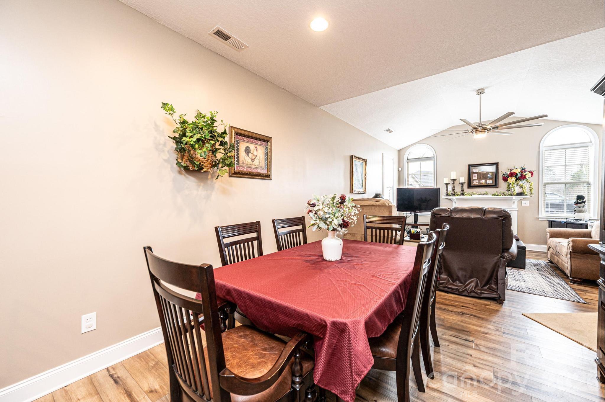 823 Wynnshire Drive C Property Photo 12
