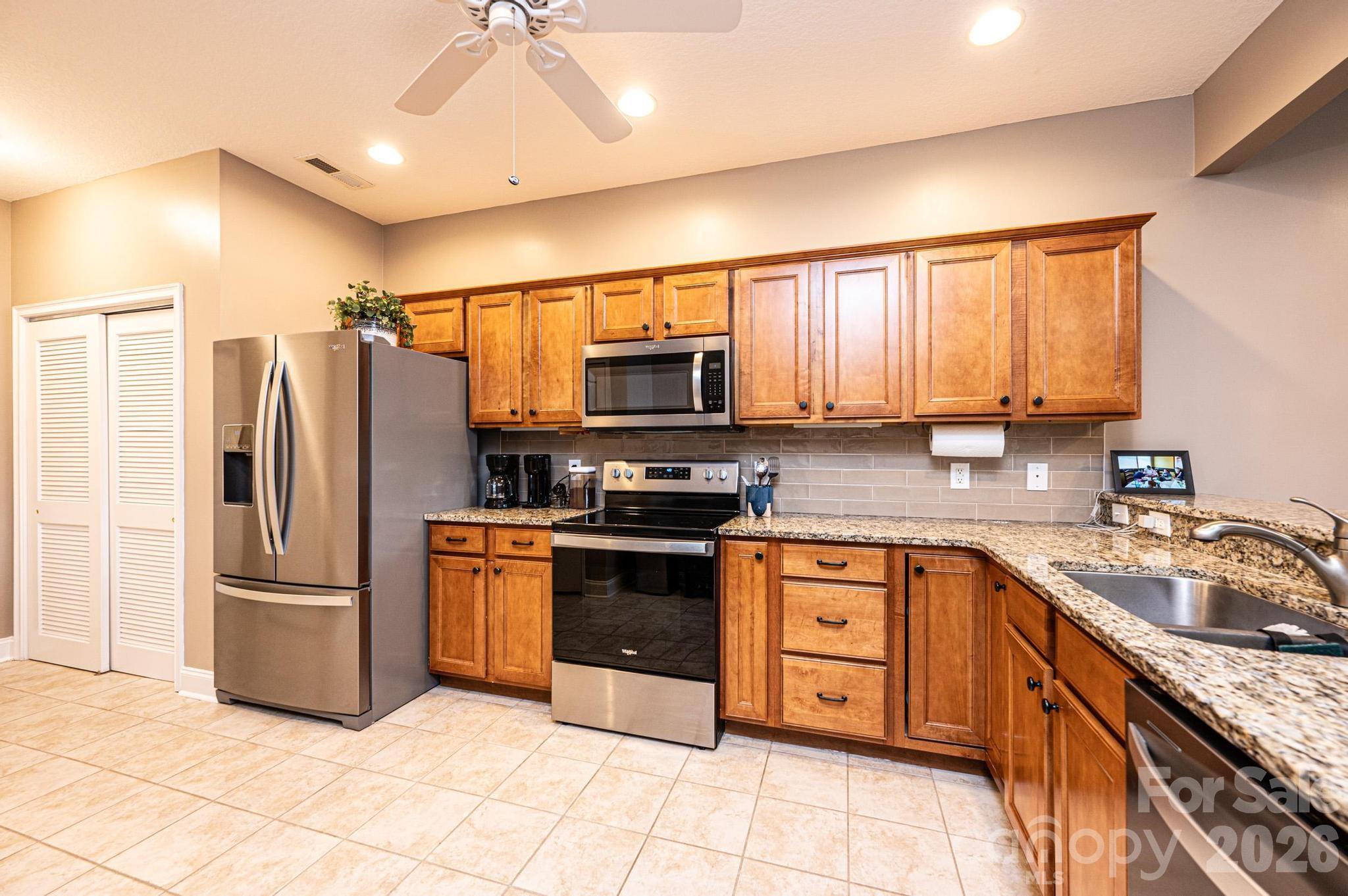 823 Wynnshire Drive C Property Photo 14