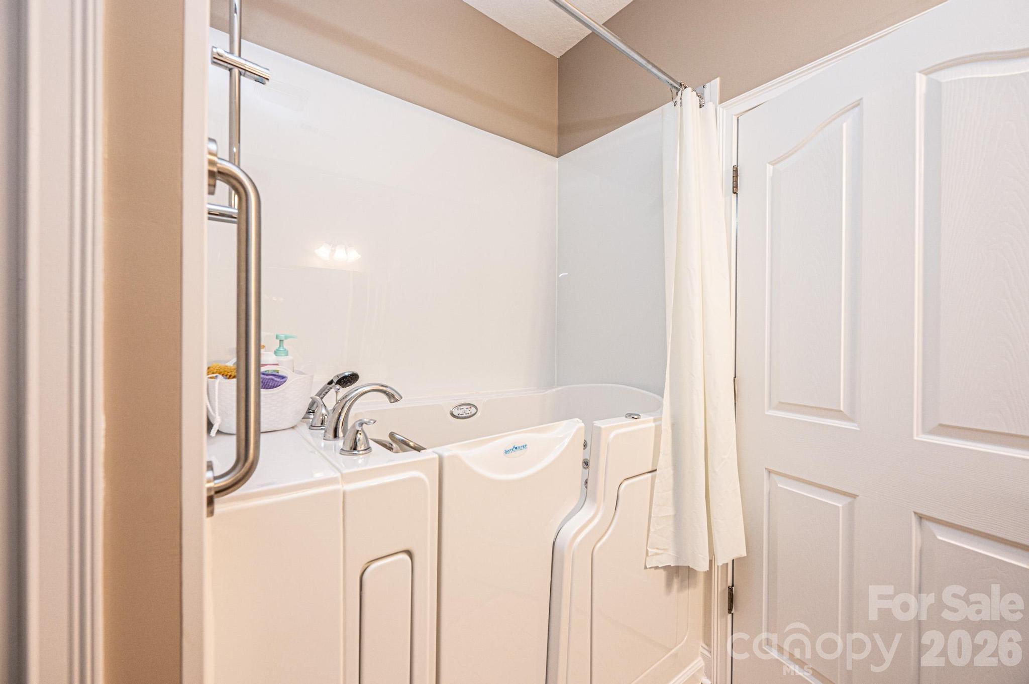 823 Wynnshire Drive C Property Photo 23