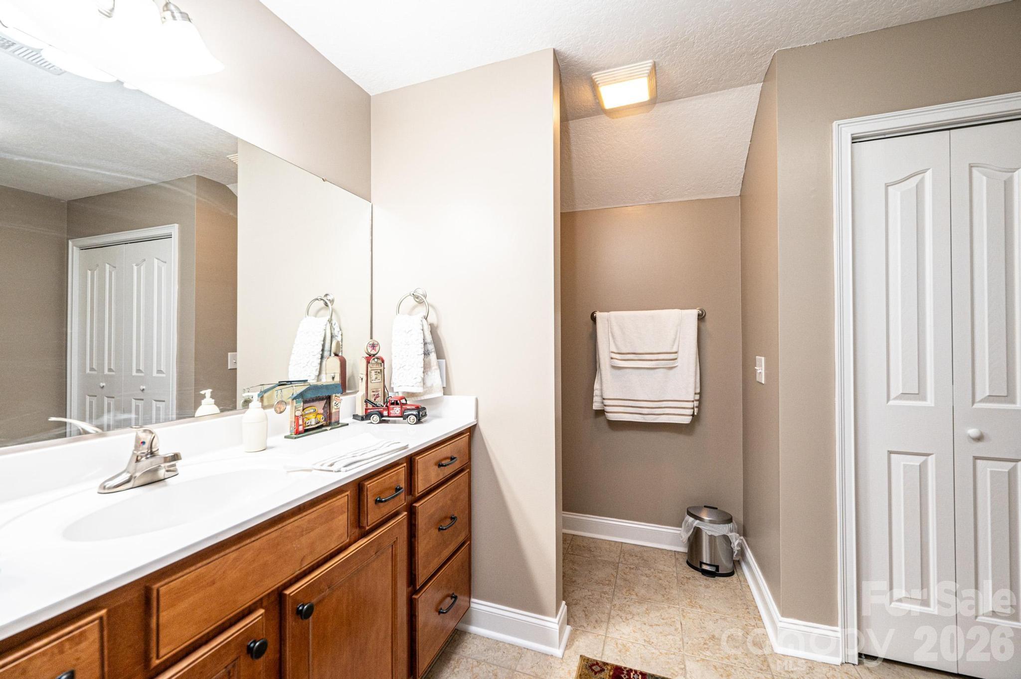 823 Wynnshire Drive C Property Photo 31