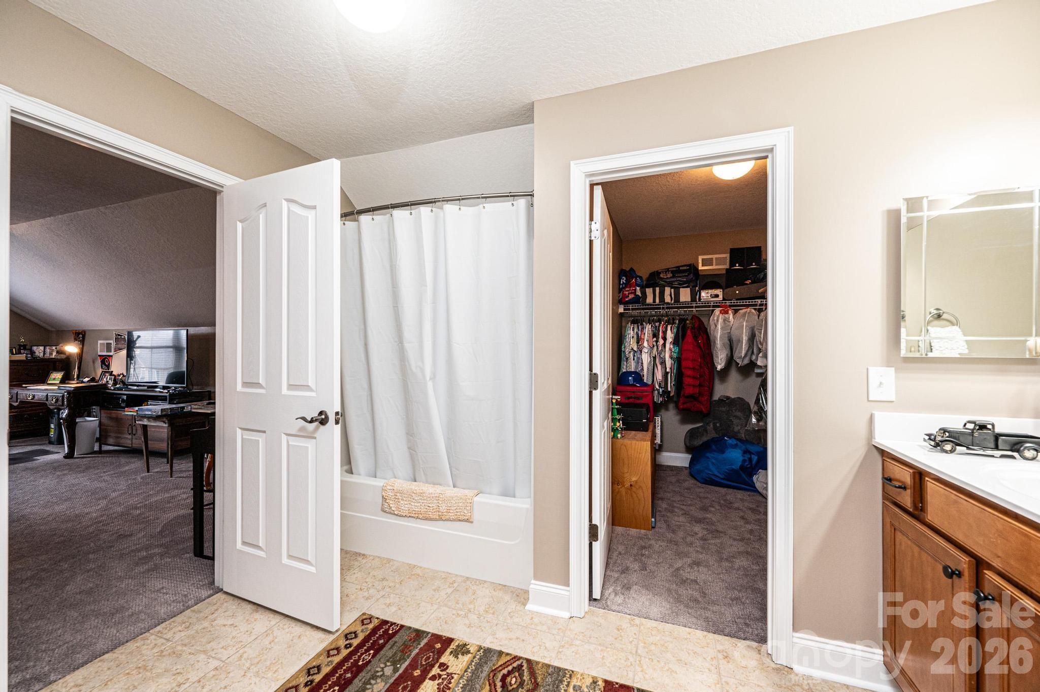 823 Wynnshire Drive C Property Photo 32