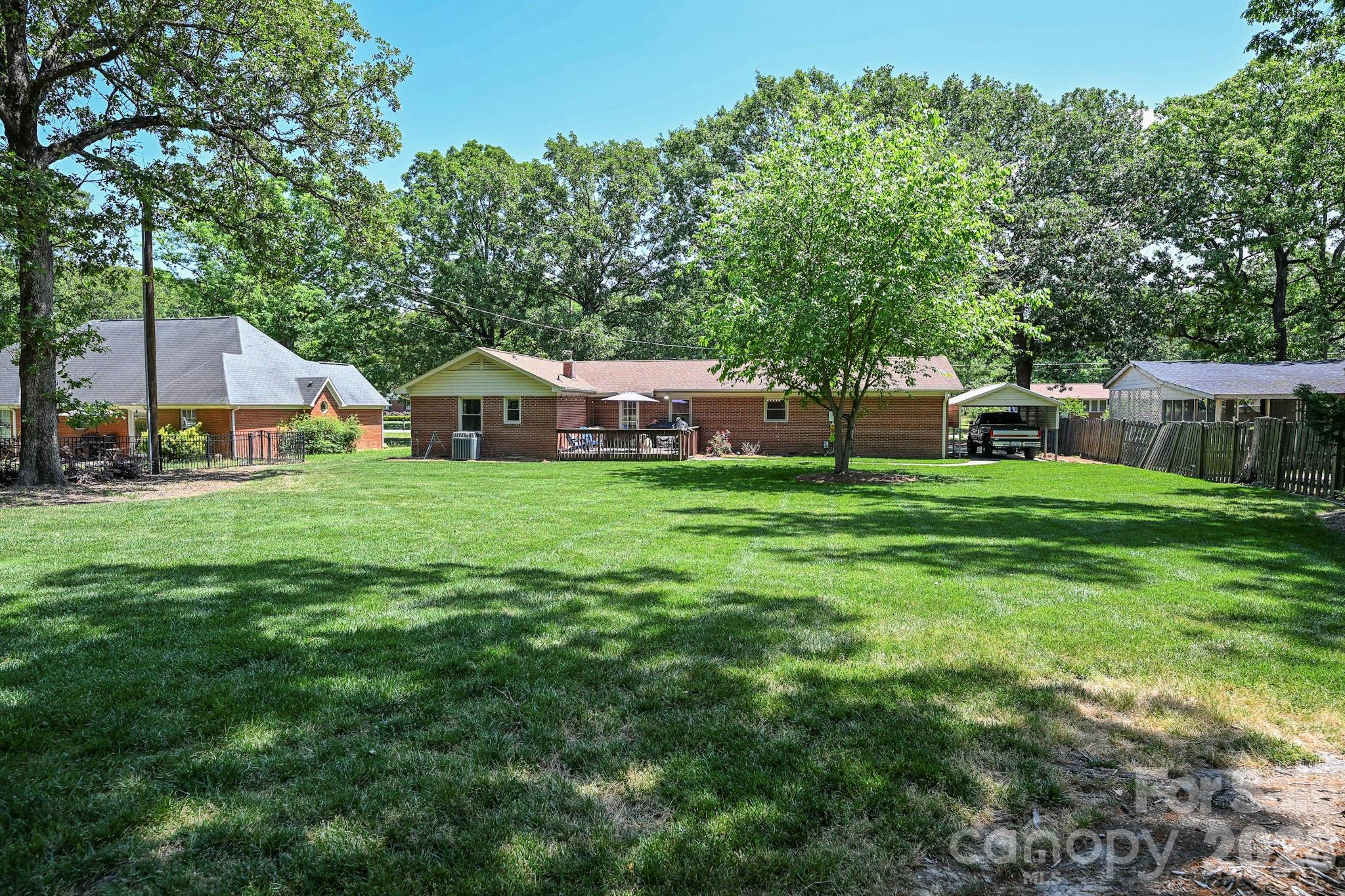 2017 Wilson Avenue Property Photo 9