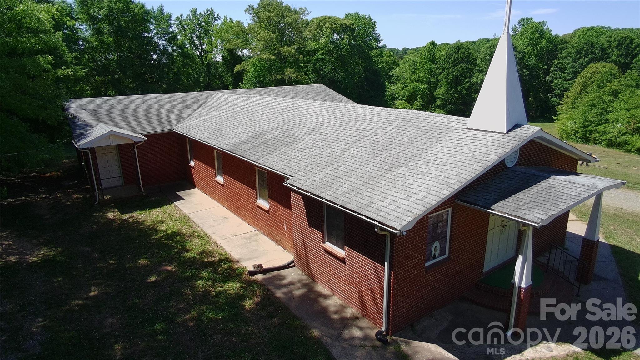 1205 Masonic Drive Property Photo 1