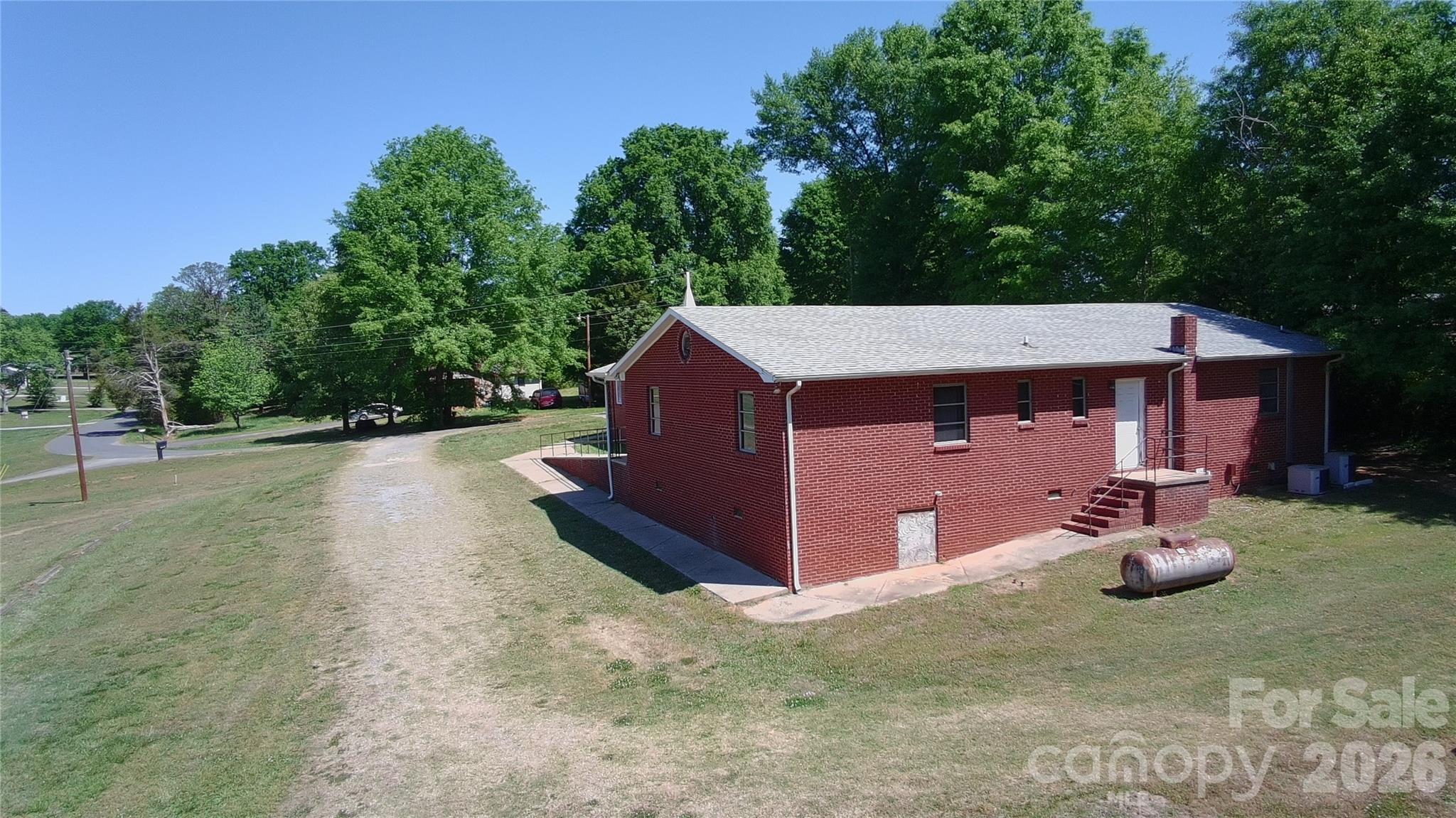 1205 Masonic Drive Property Photo 7