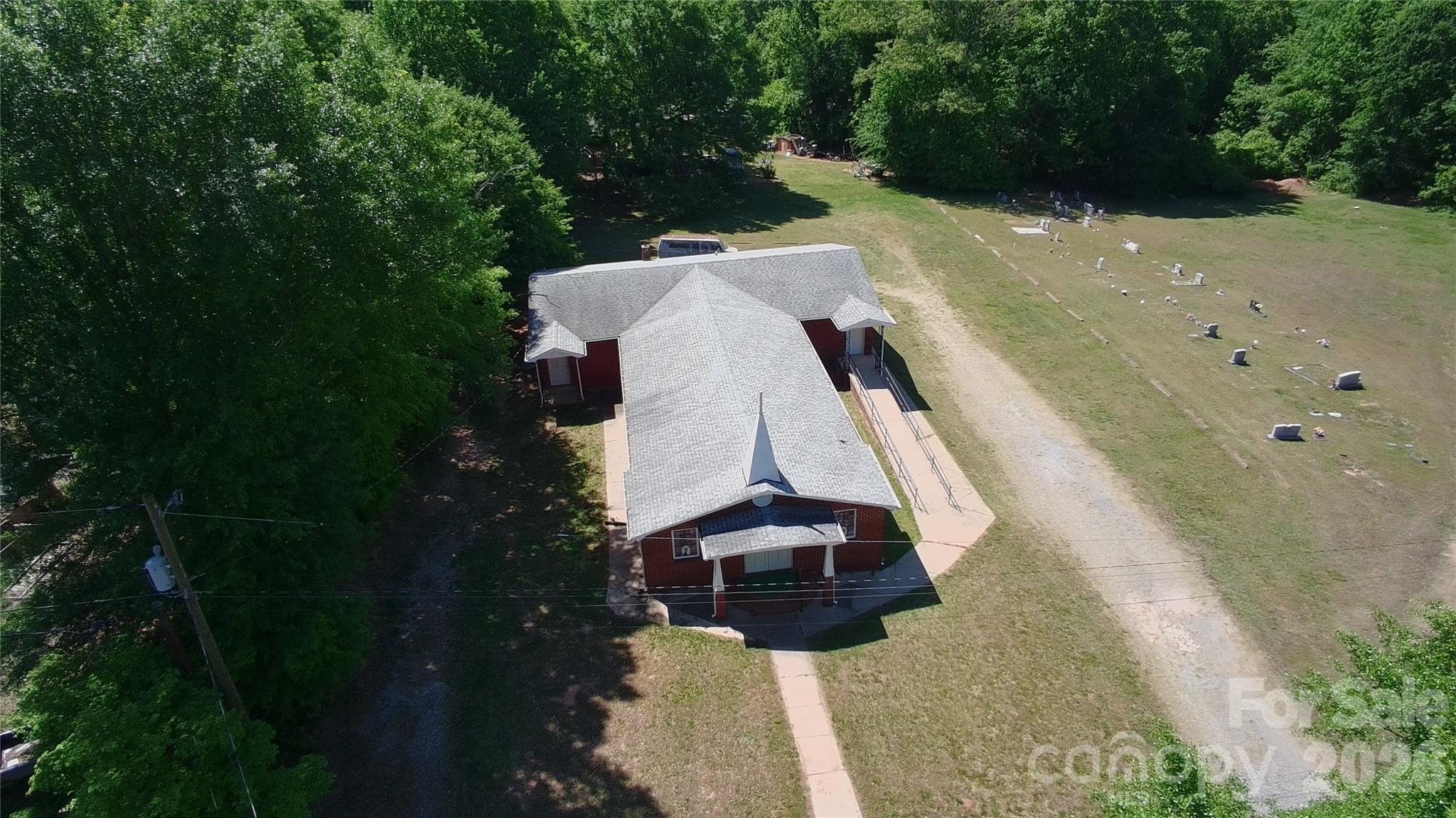 1205 Masonic Drive Property Photo 8