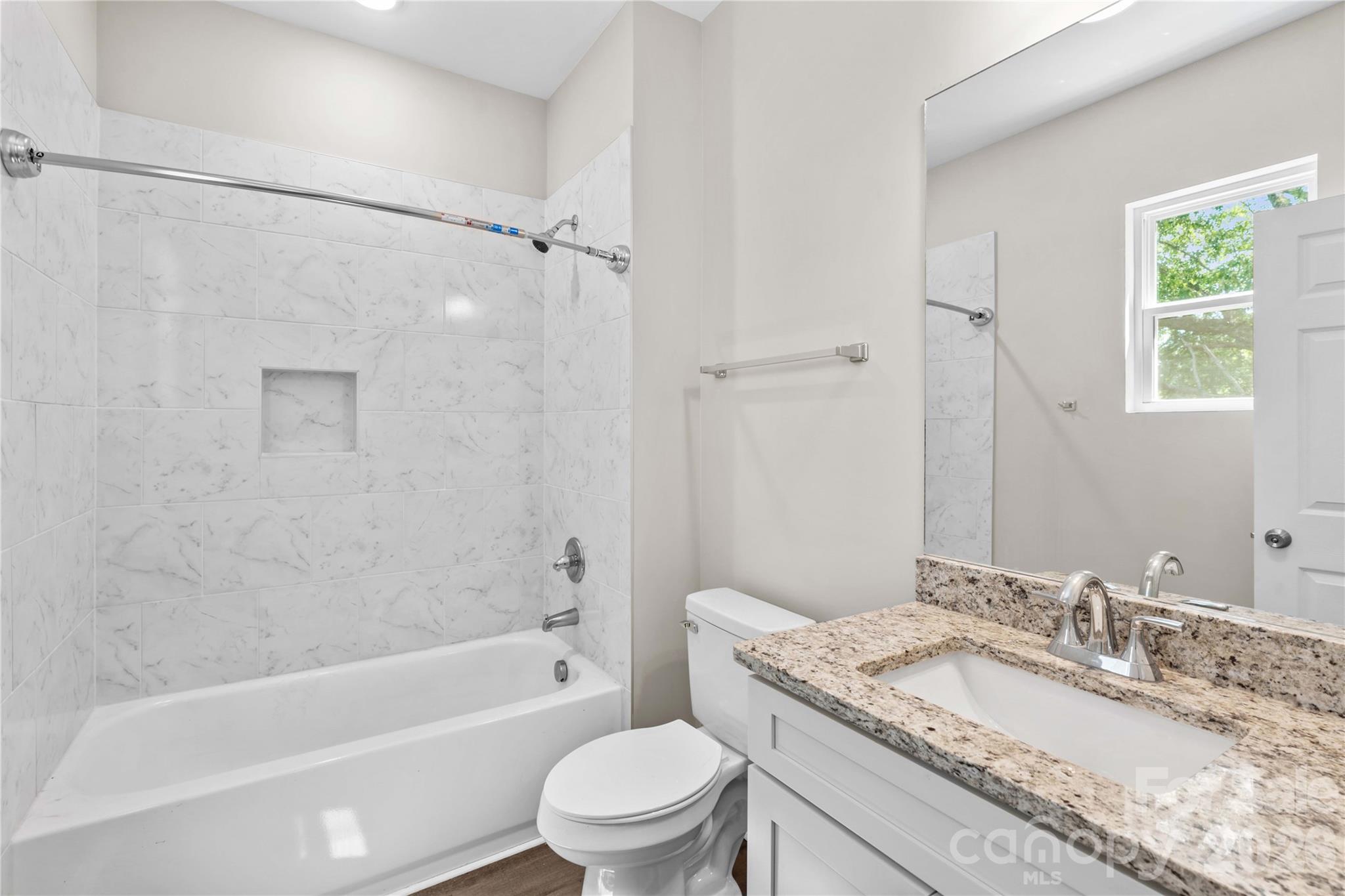 412 Royal Street Property Photo 13