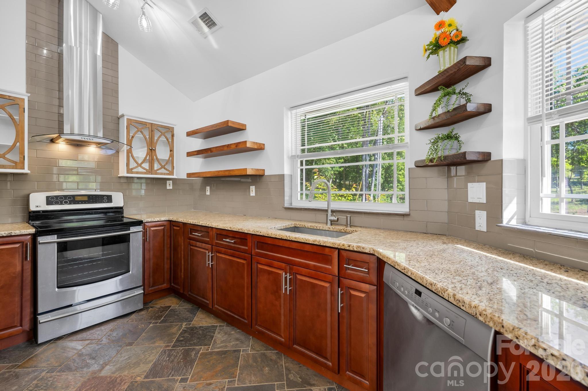 3117 Beaman Avenue Property Photo 7