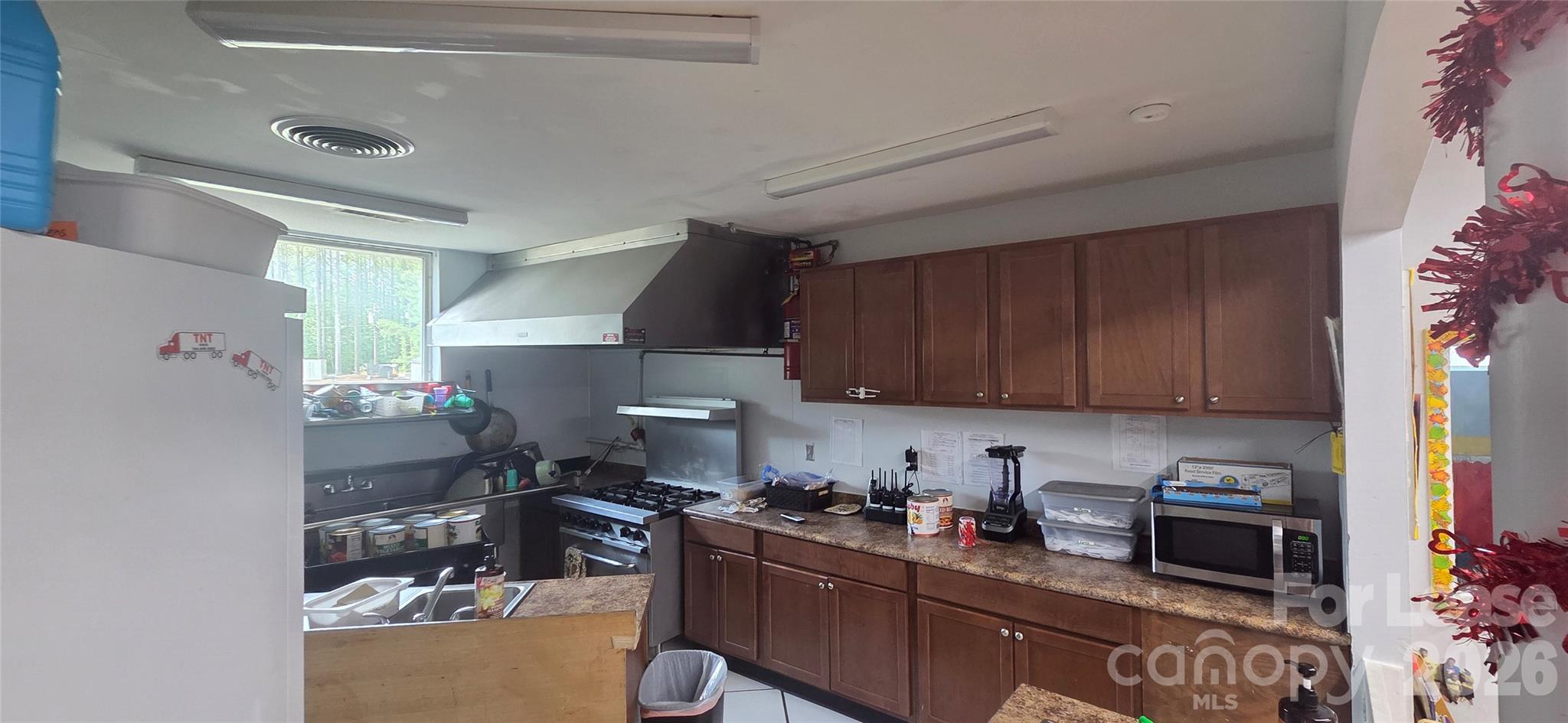 1202 Charles Raper Jonas Highway Property Photo 6