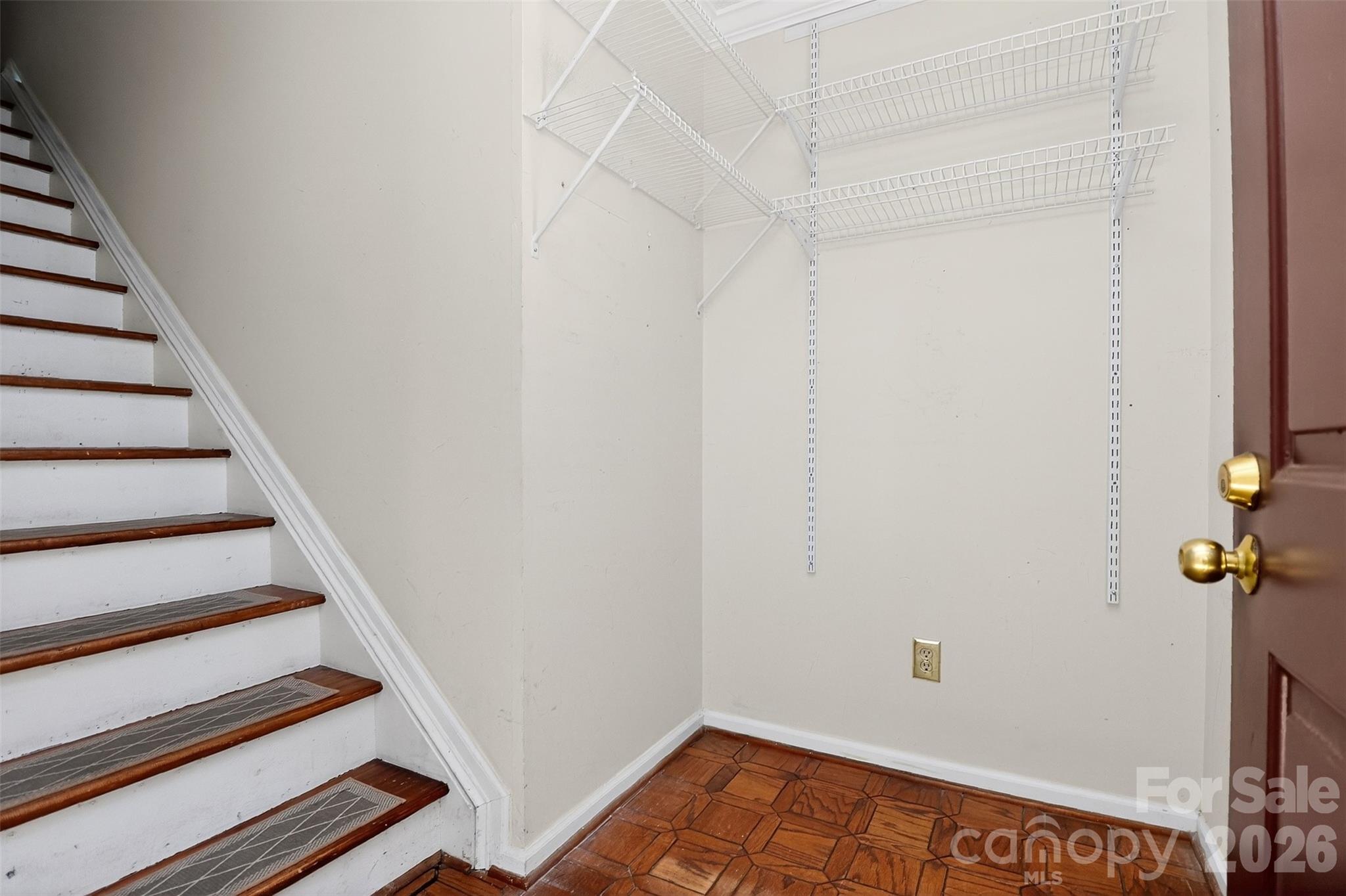 9234 Kings Canyon Drive Property Photo 5
