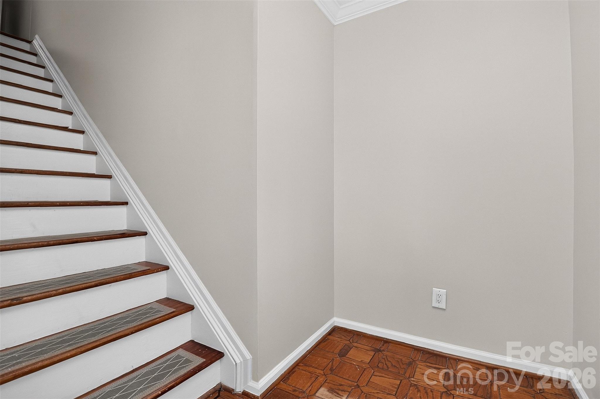 9234 Kings Canyon Drive Property Photo 5