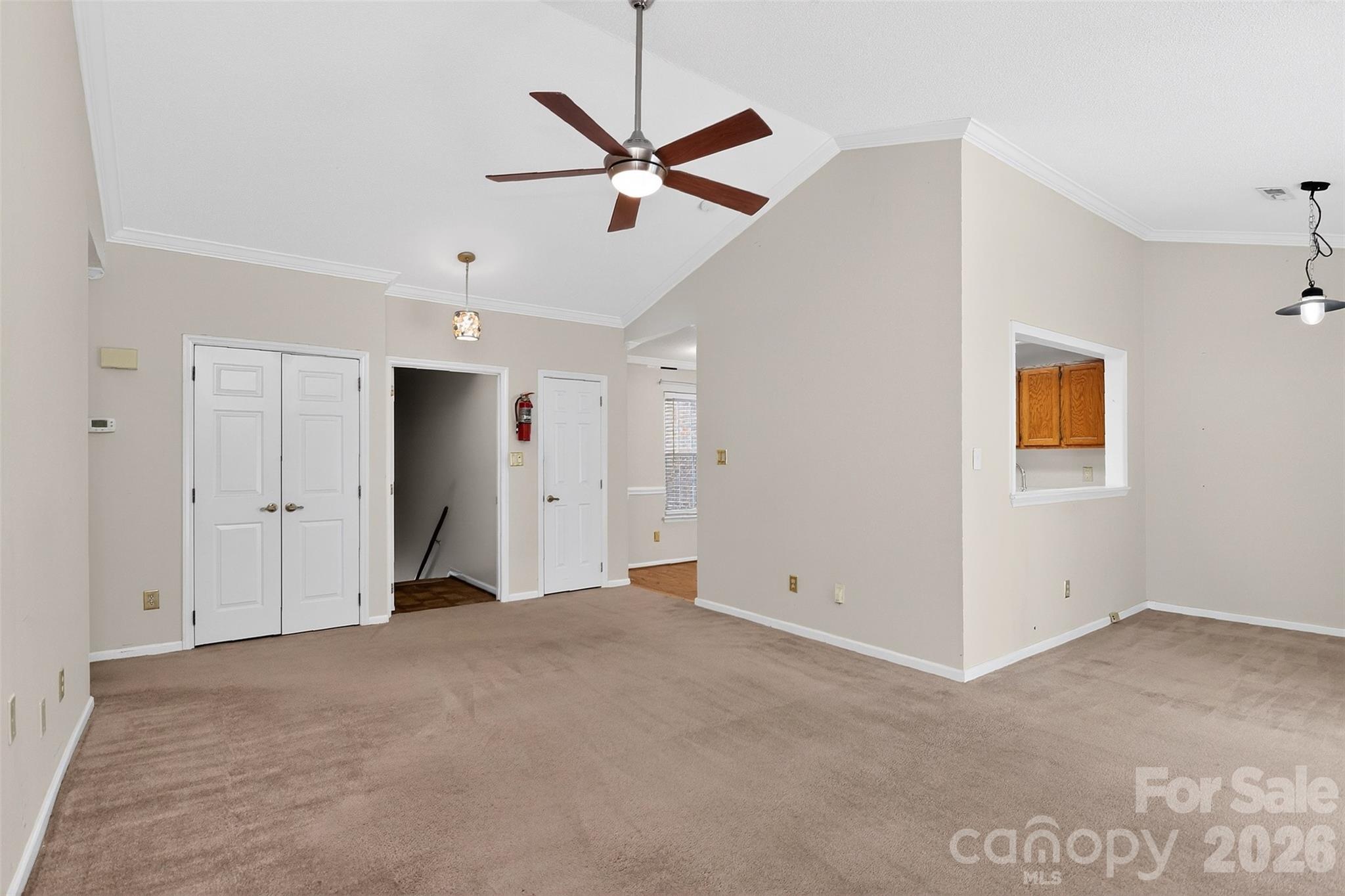9234 Kings Canyon Drive Property Photo 8
