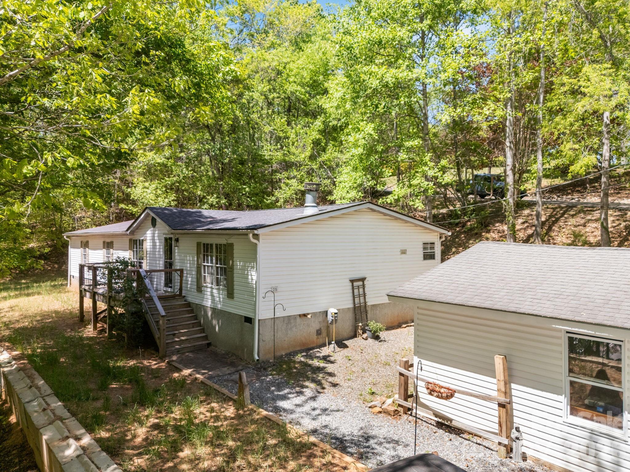 25 Weaver Lane Property Photo 2