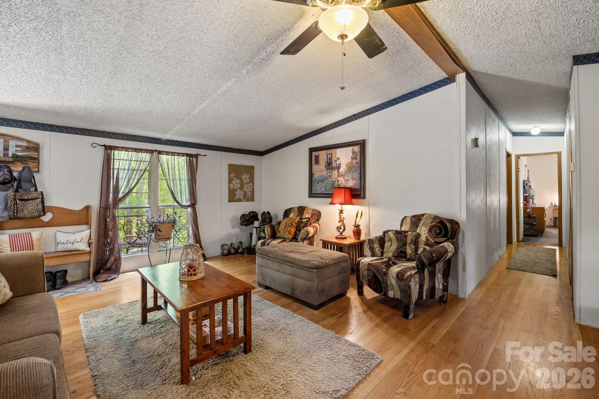 25 Weaver Lane Property Photo 4