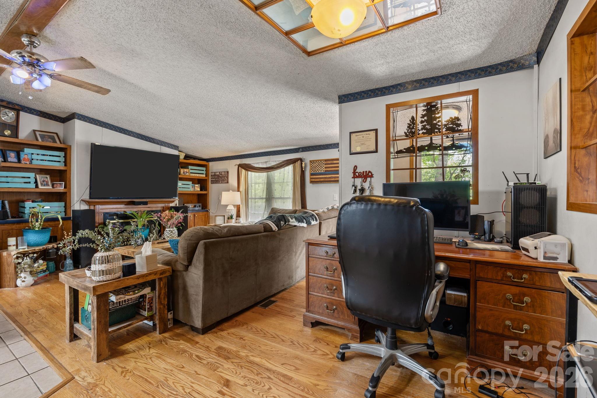 25 Weaver Lane Property Photo 6