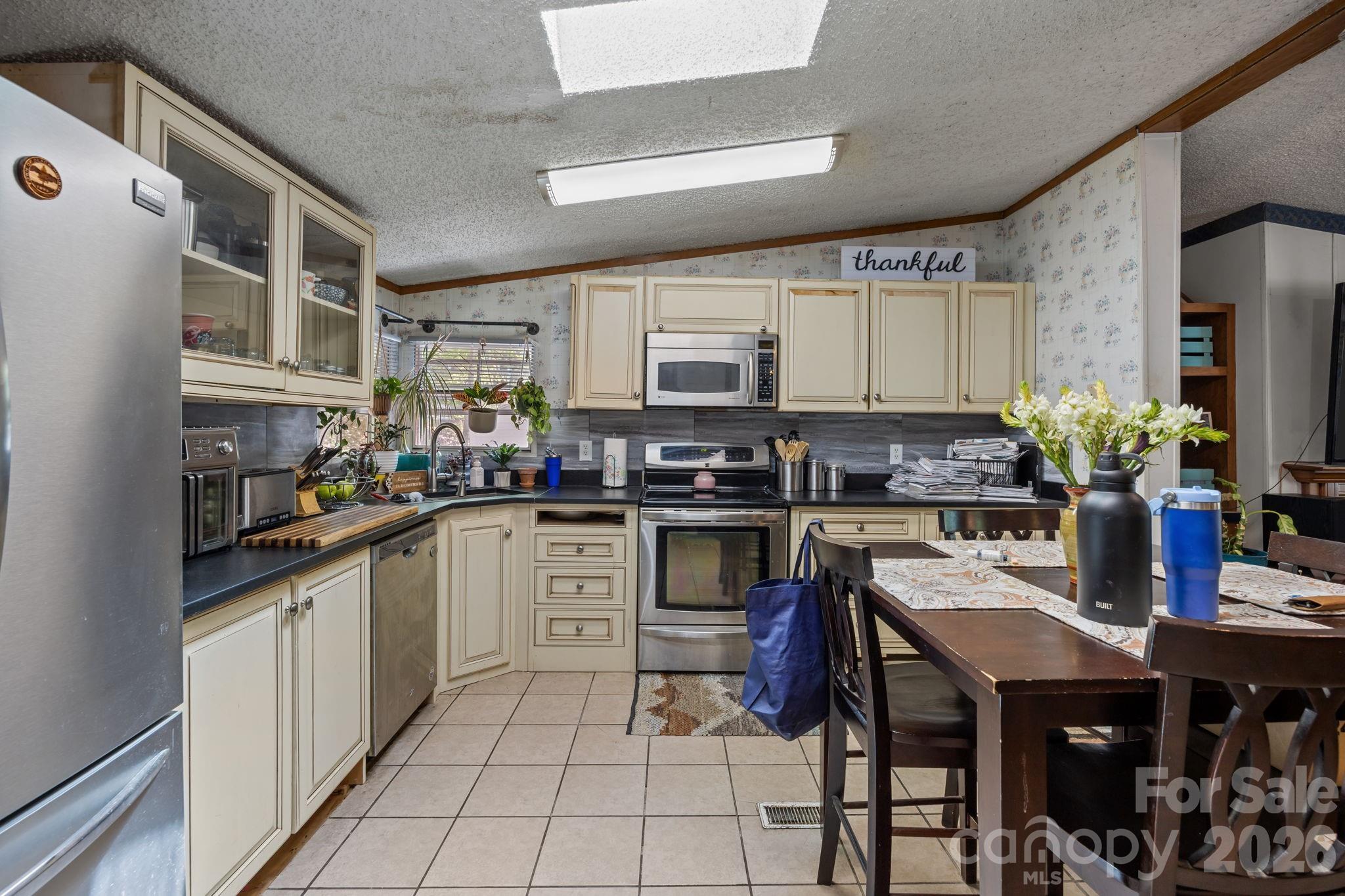 25 Weaver Lane Property Photo 10