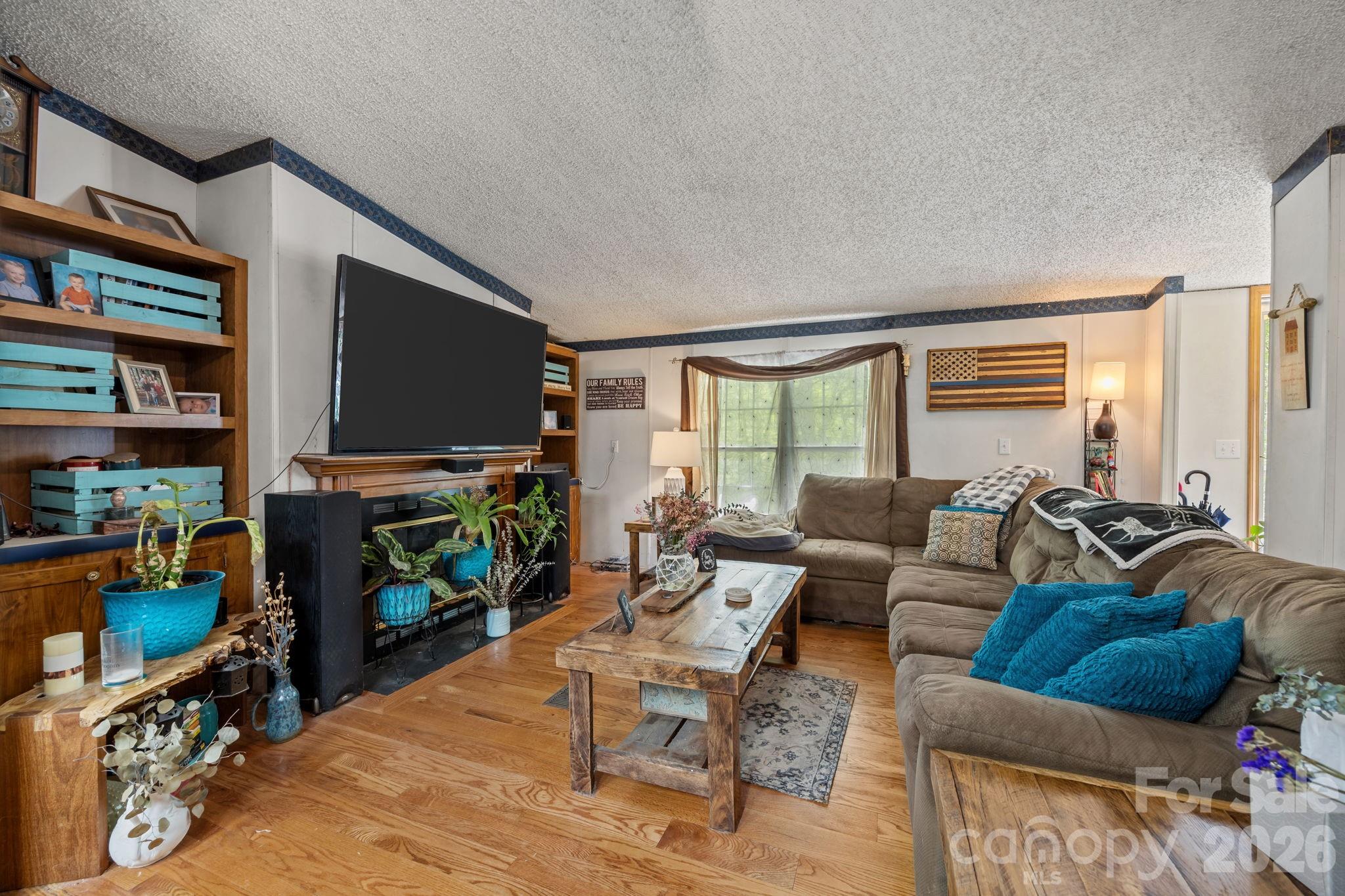 25 Weaver Lane Property Photo 12