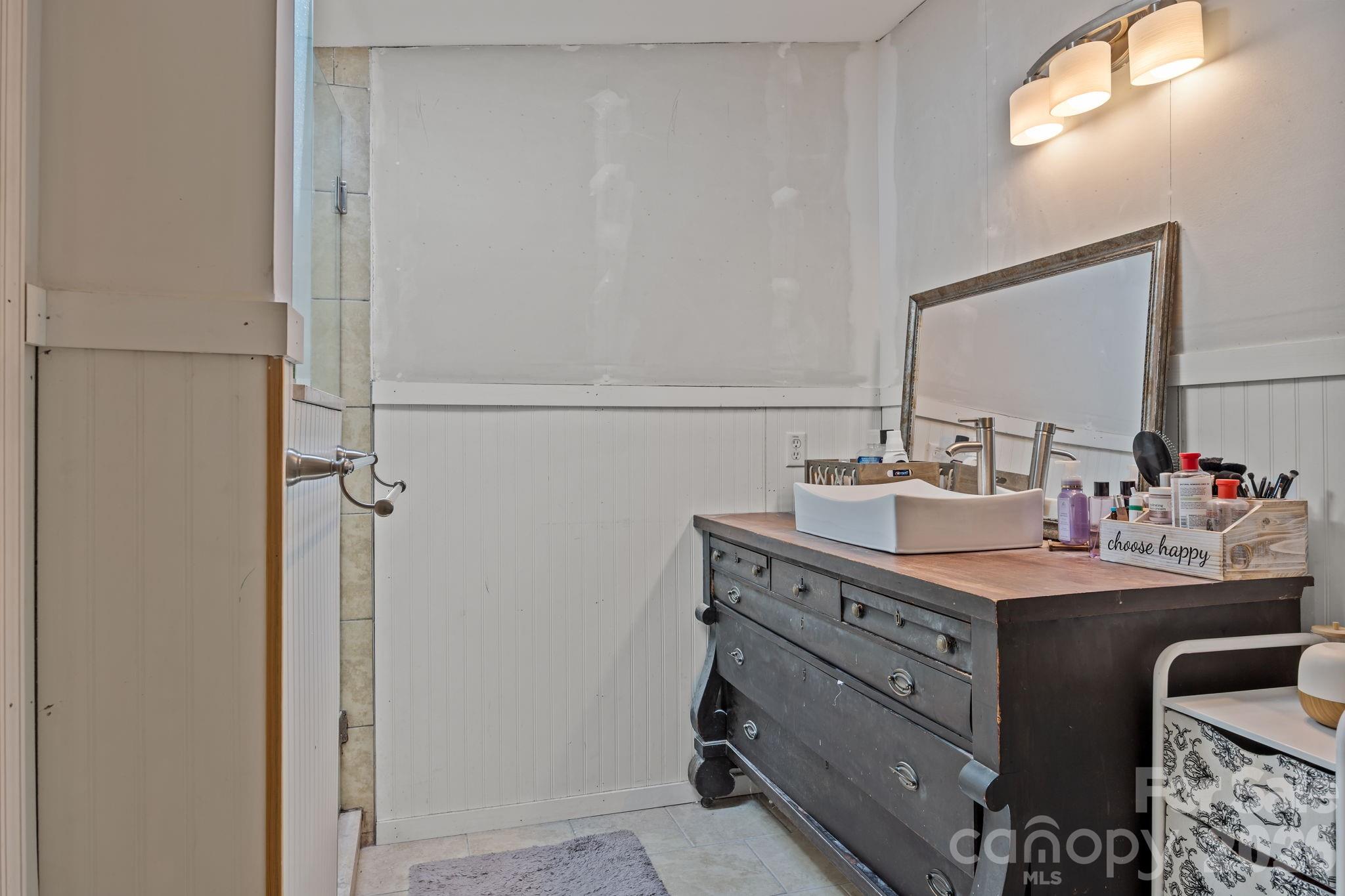 25 Weaver Lane Property Photo 20
