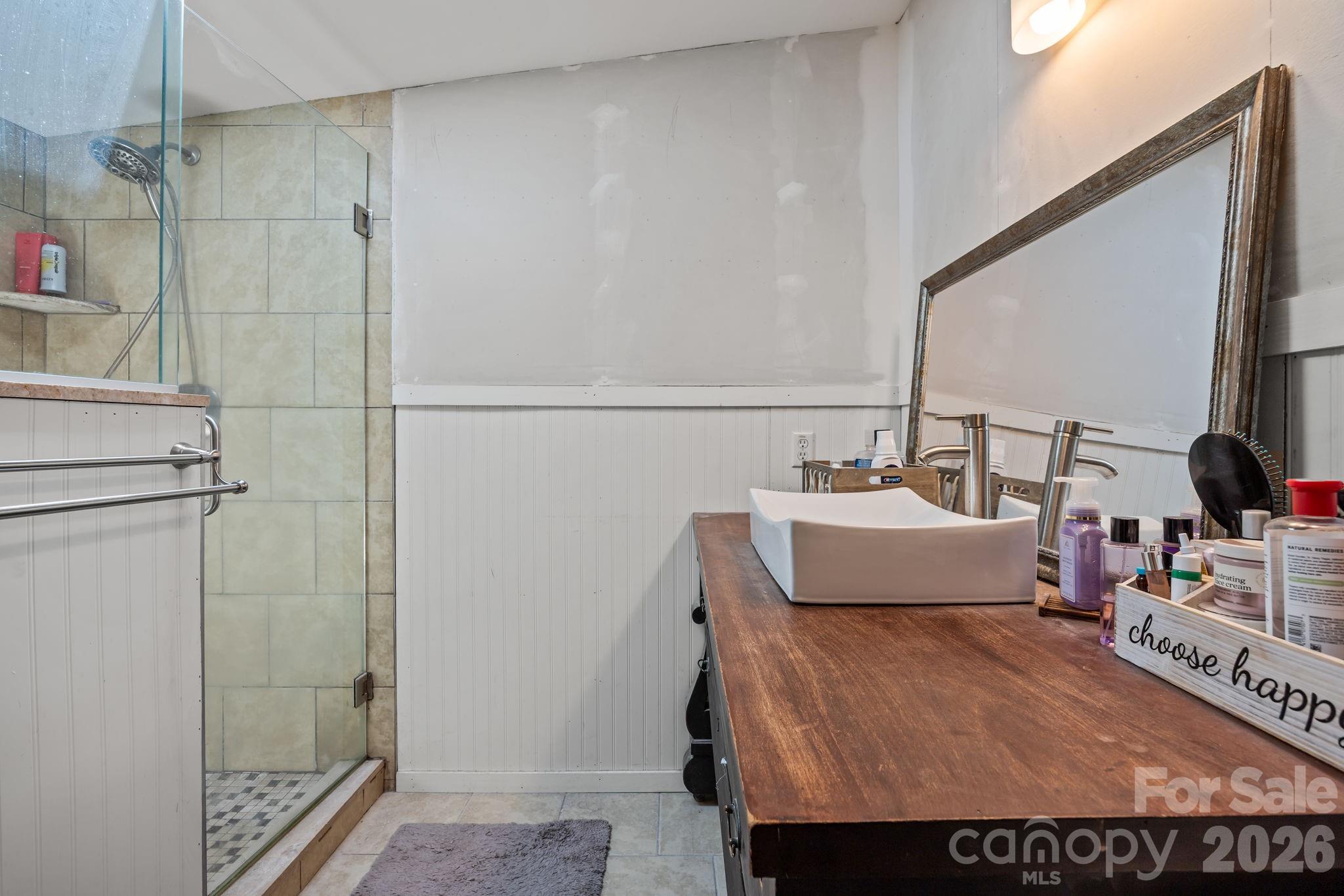 25 Weaver Lane Property Photo 21