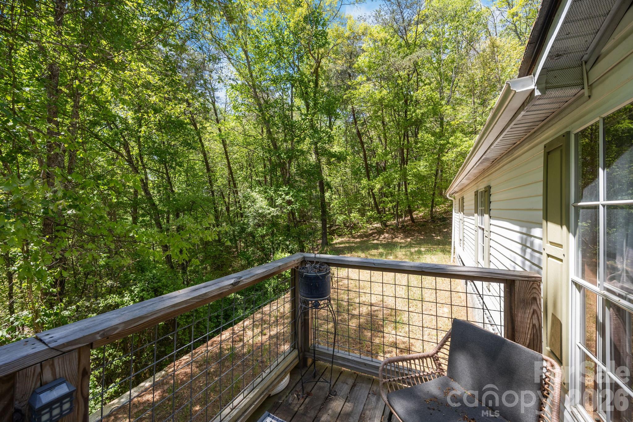 25 Weaver Lane Property Photo 24