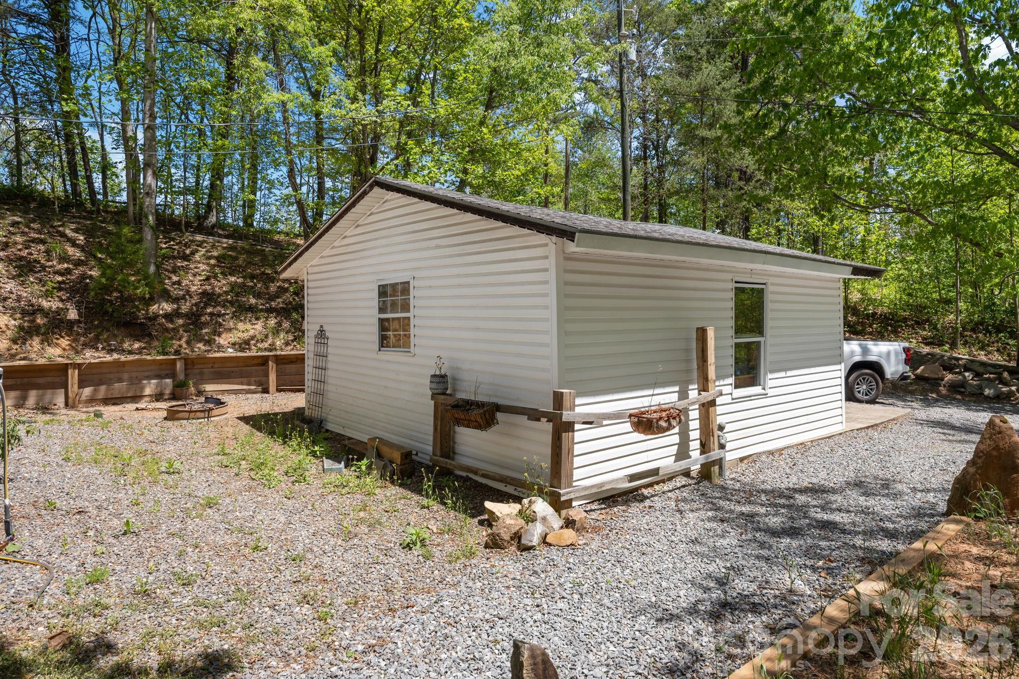 25 Weaver Lane Property Photo 25