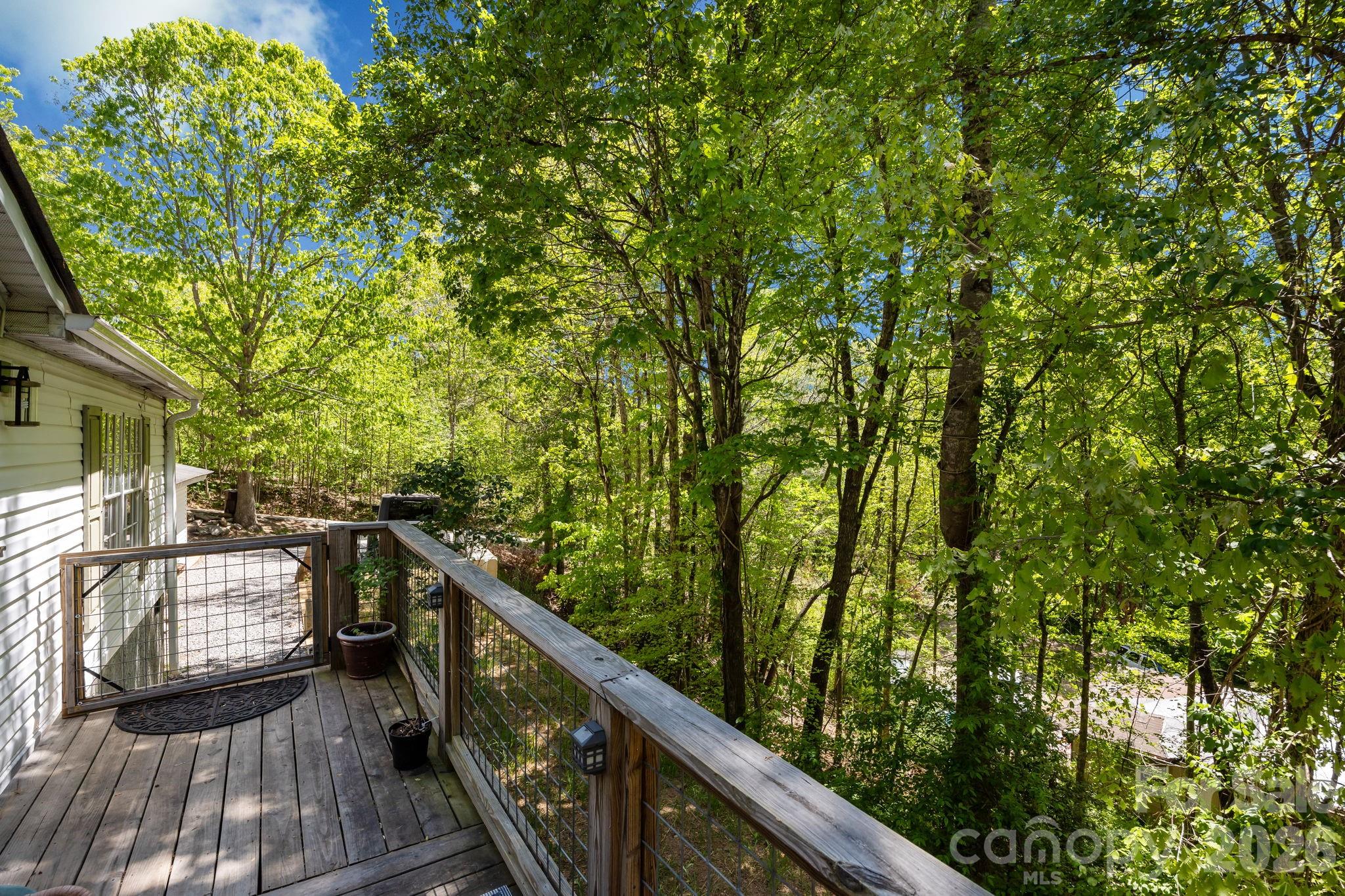 25 Weaver Lane Property Photo 27