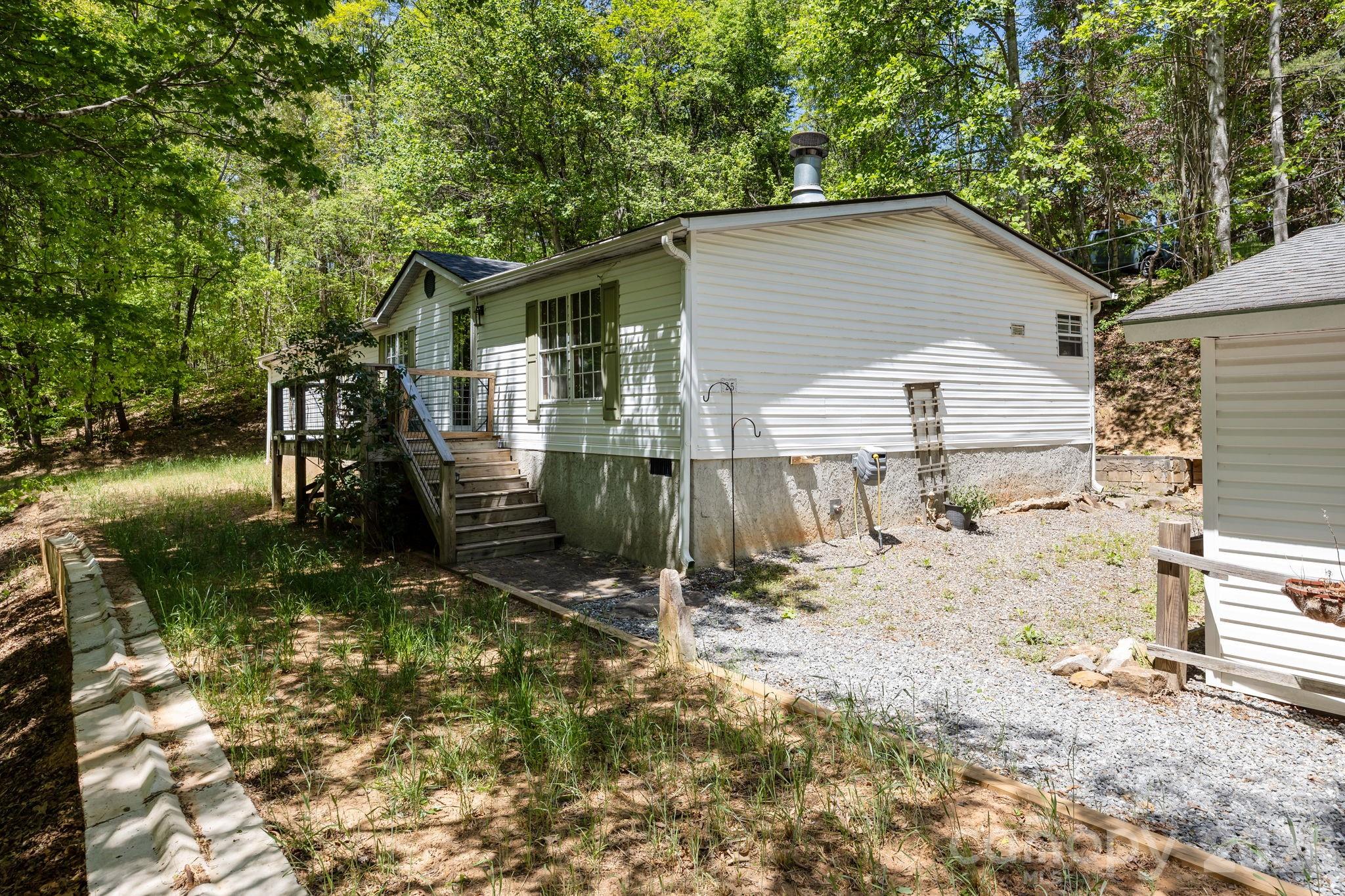25 Weaver Lane Property Photo 34