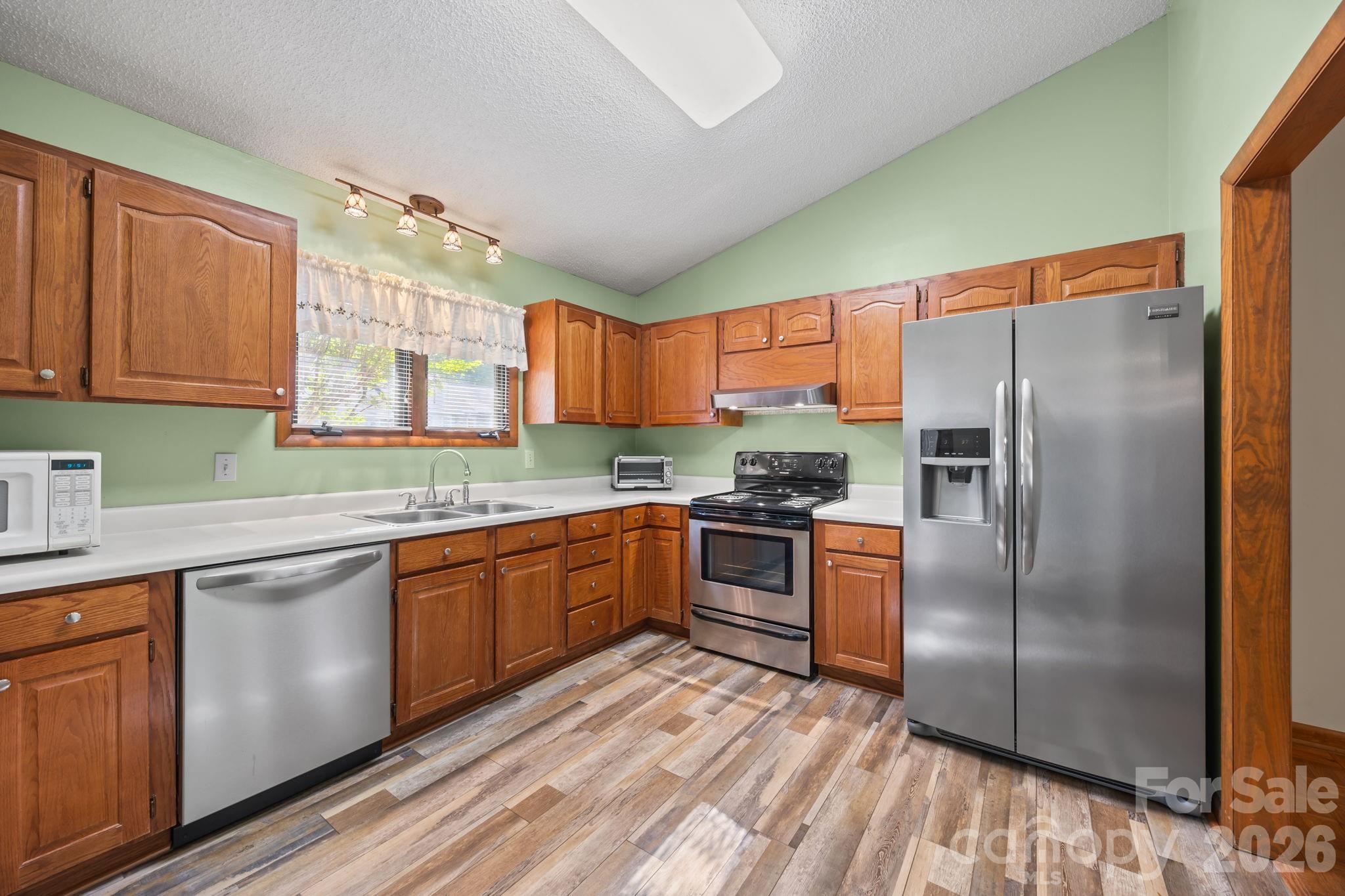 1305 Wellington Hills Circle Property Photo 9