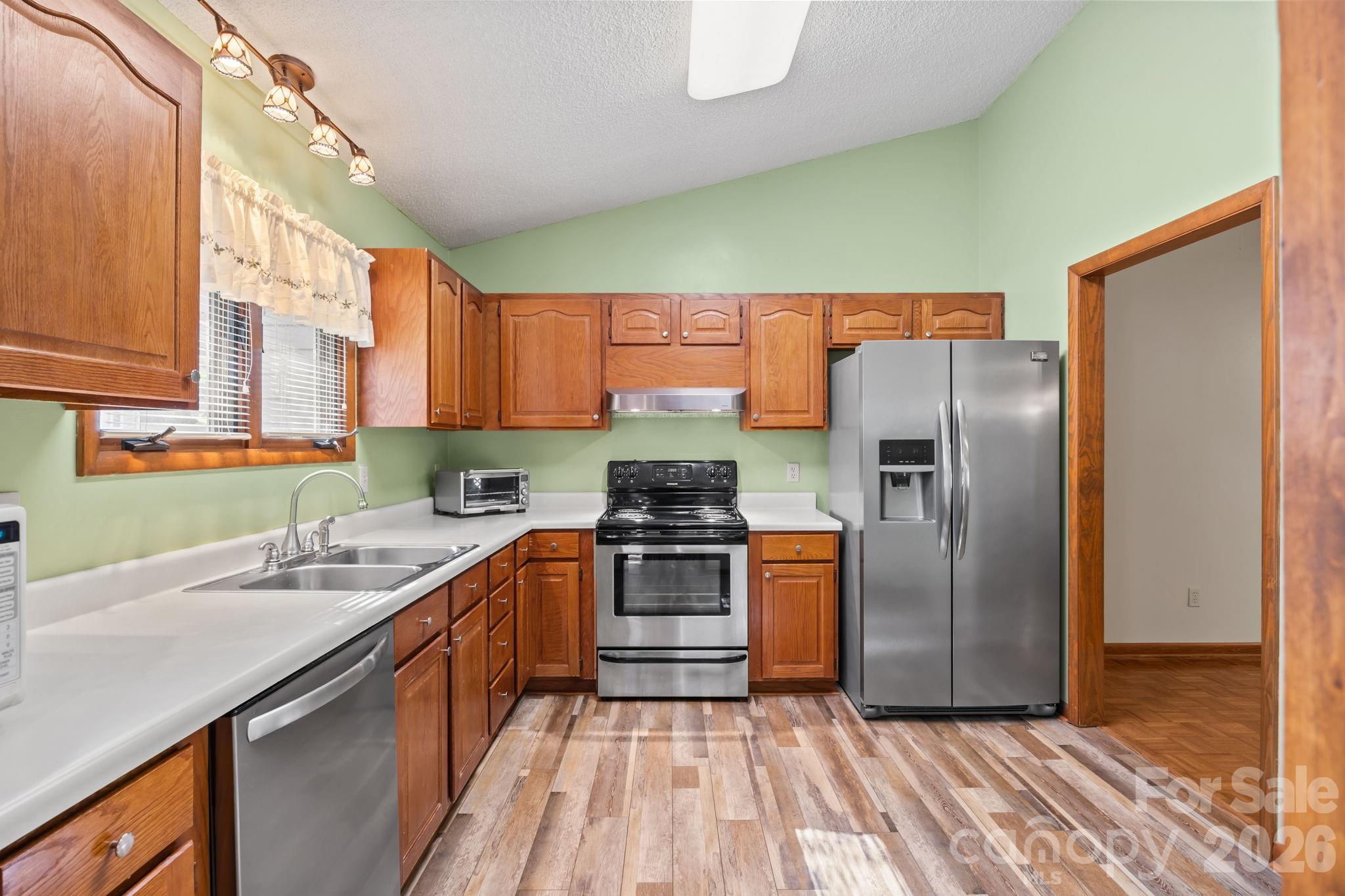 1305 Wellington Hills Circle Property Photo 10