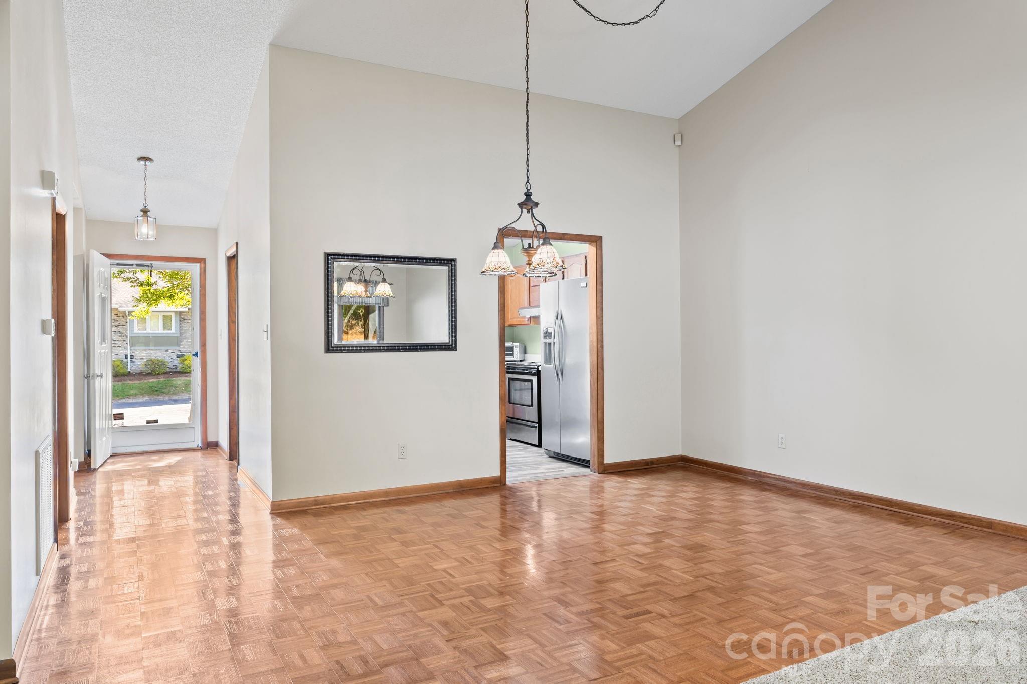 1305 Wellington Hills Circle Property Photo 14