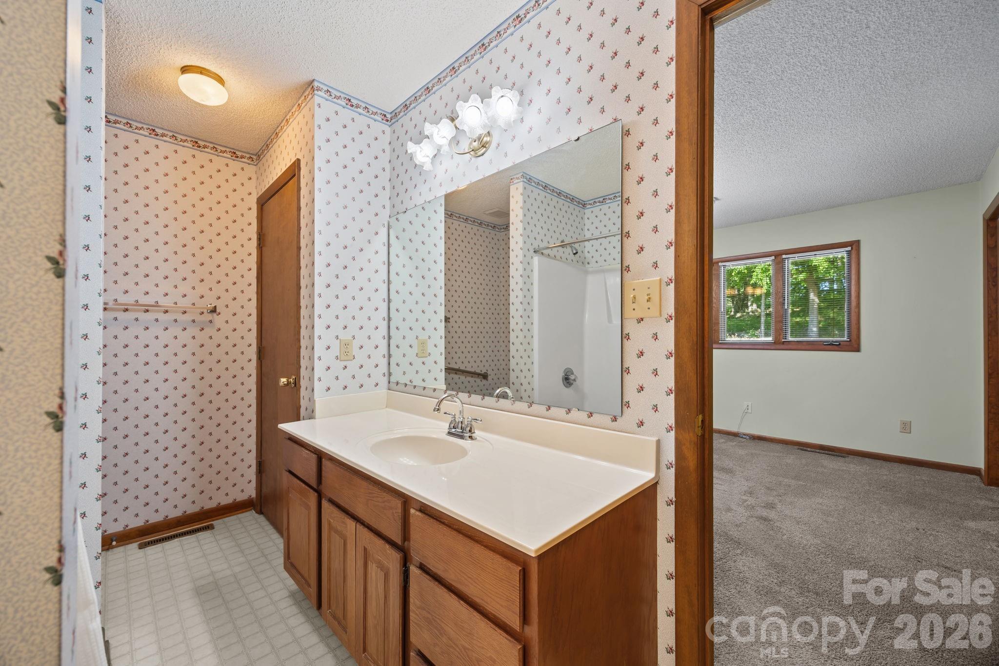 1305 Wellington Hills Circle Property Photo 23