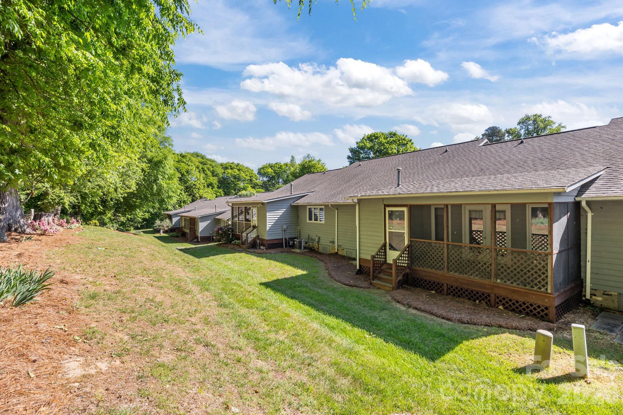 1305 Wellington Hills Circle Property Photo 29