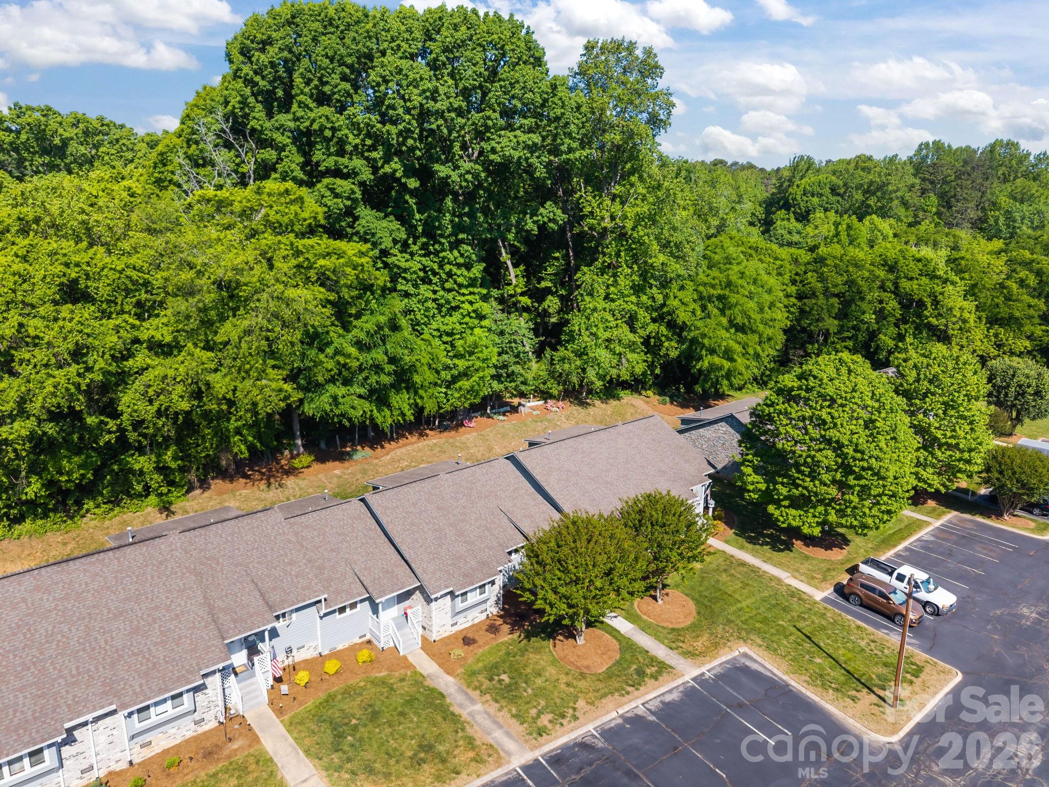 1305 Wellington Hills Circle Property Photo 32