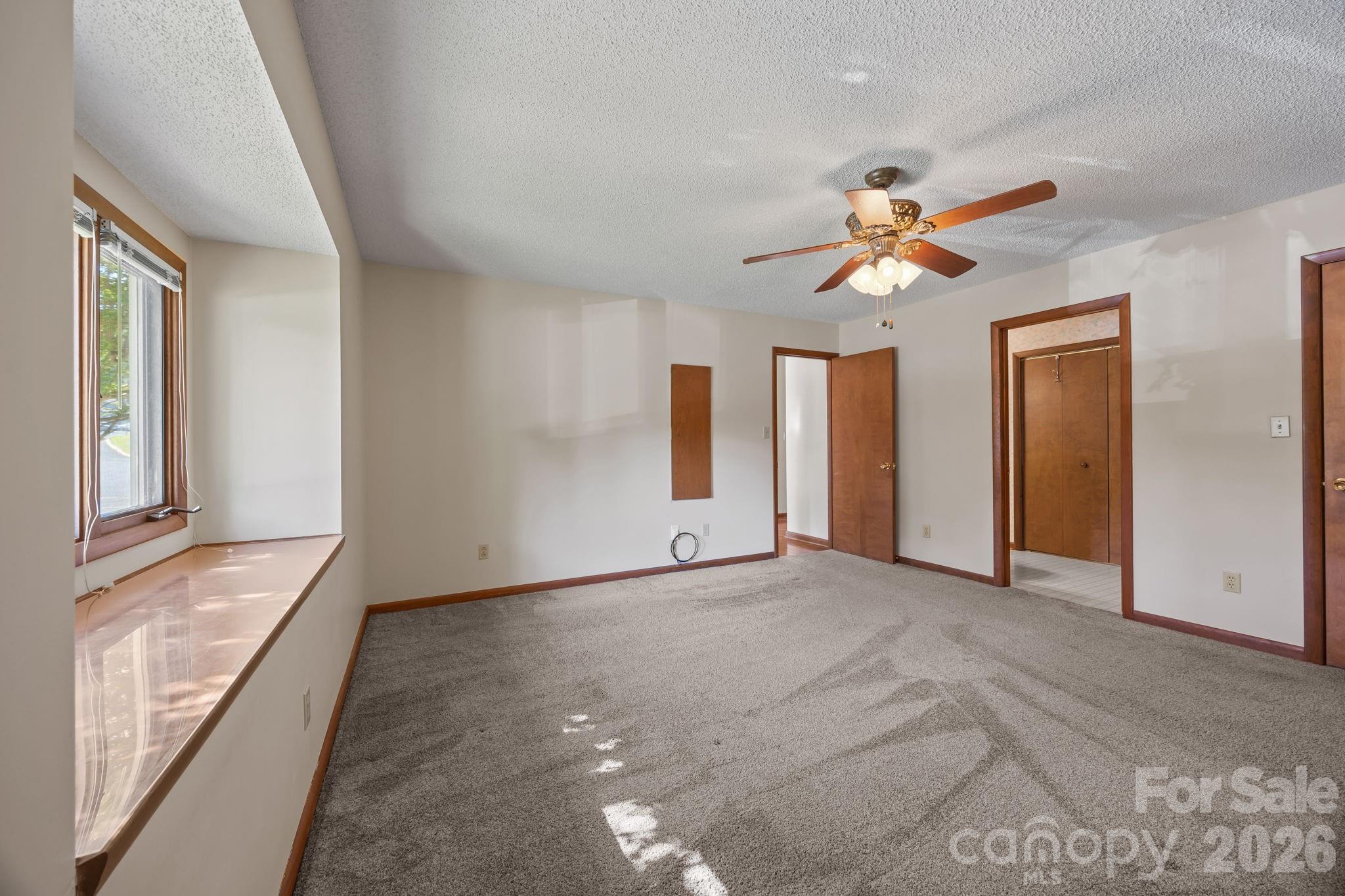1305 Wellington Hills Circle Property Photo 37
