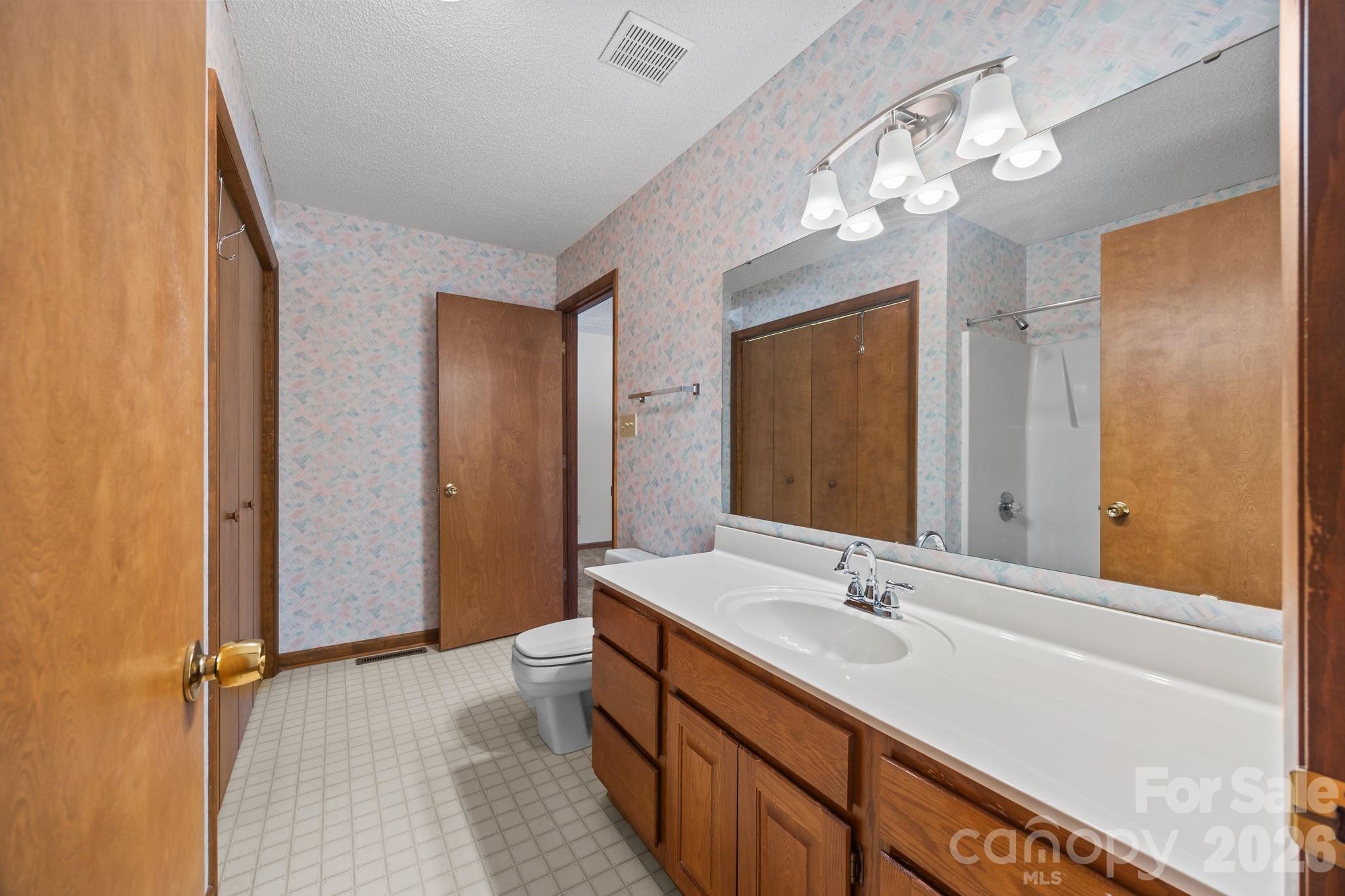 1305 Wellington Hills Circle Property Photo 39