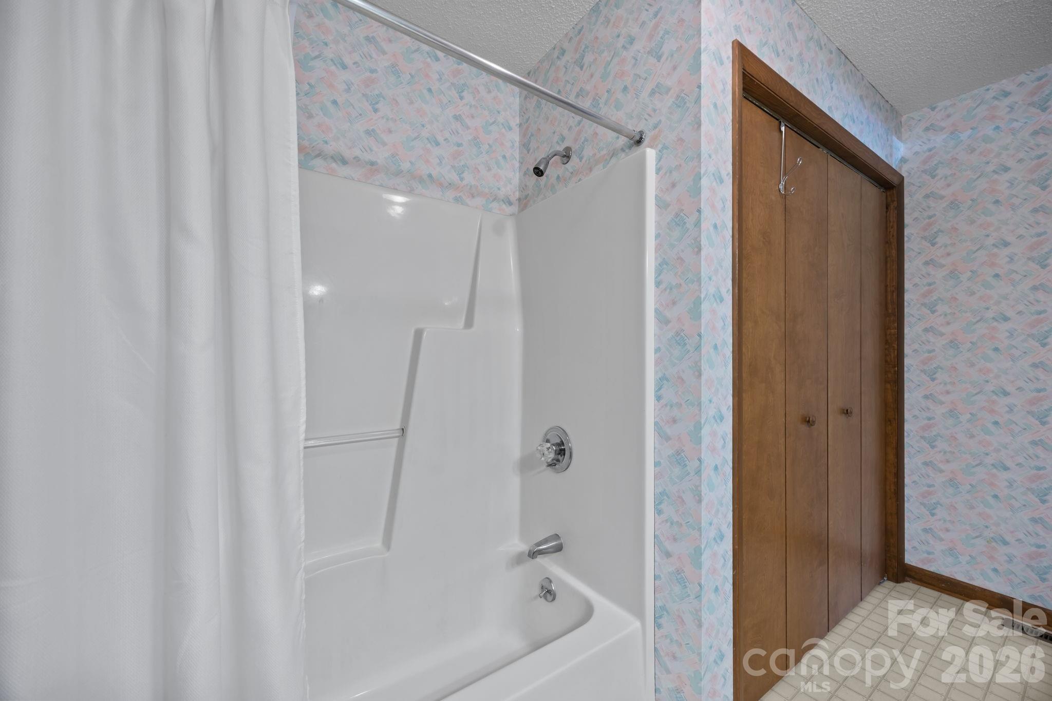 1305 Wellington Hills Circle Property Photo 41
