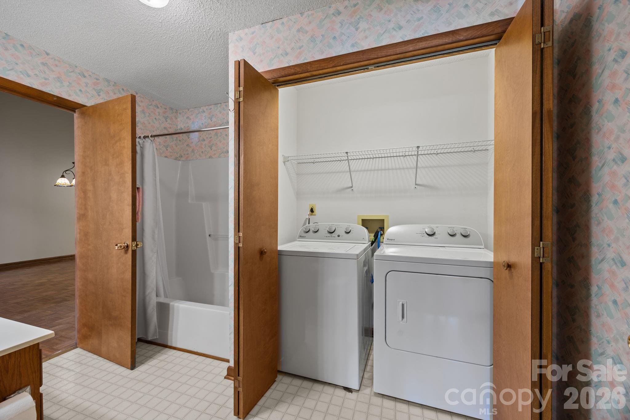 1305 Wellington Hills Circle Property Photo 42