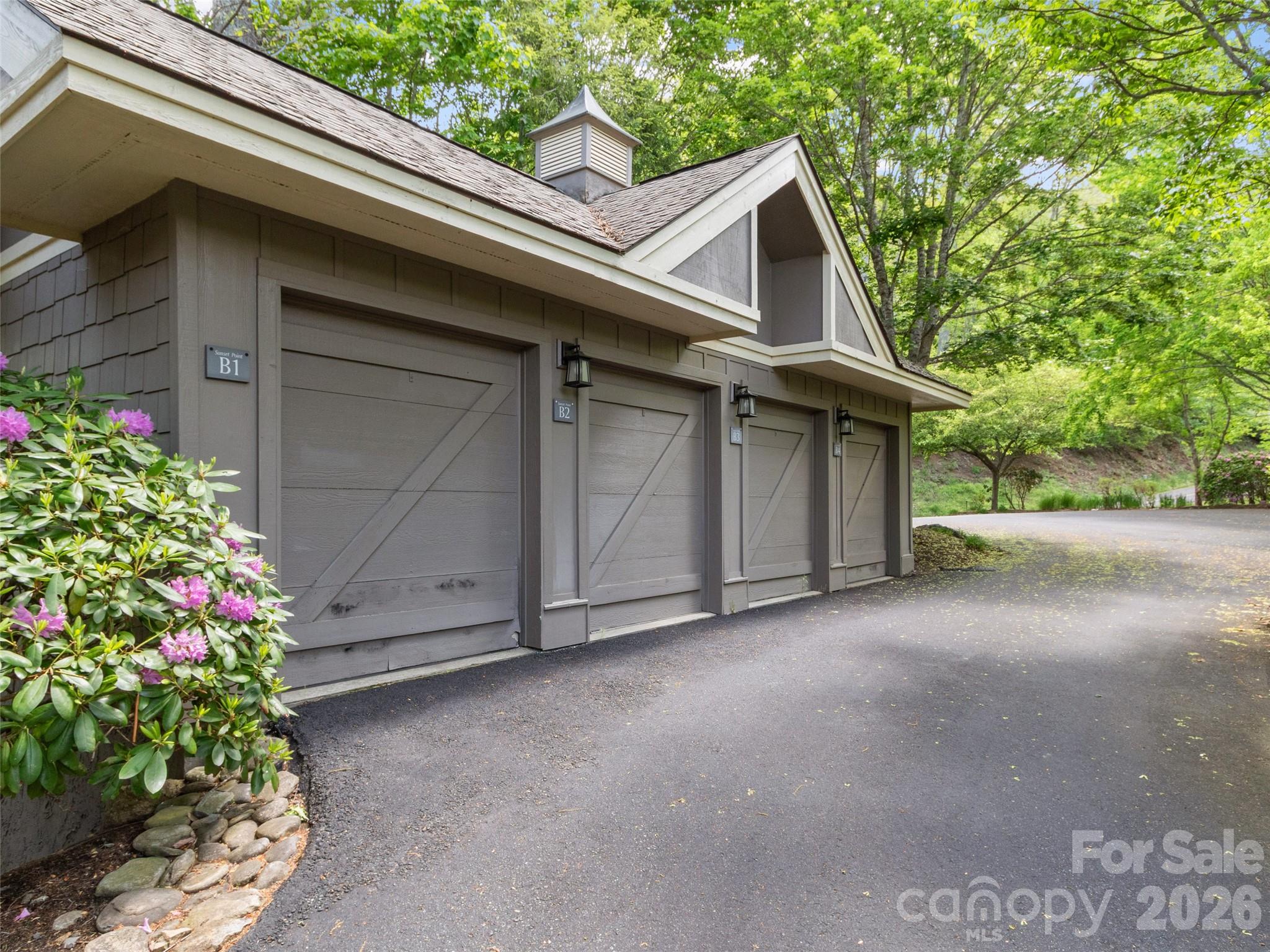266 Sunset Point Road B2 Property Photo 2