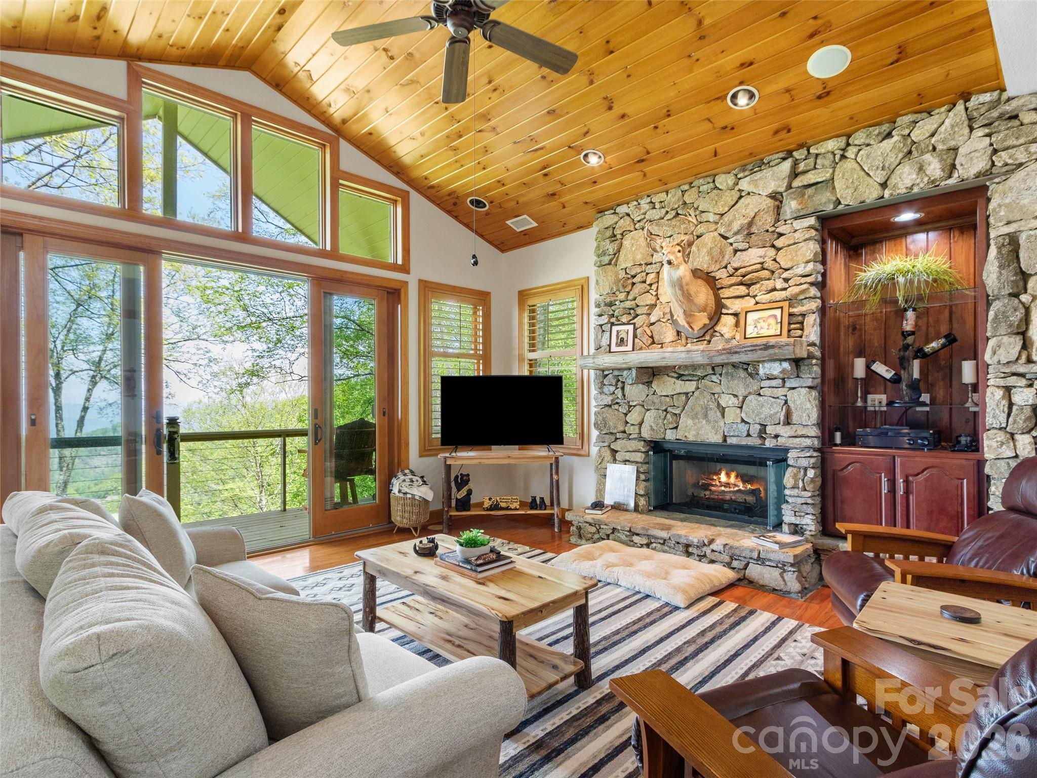 266 Sunset Point Road B2 Property Photo 6