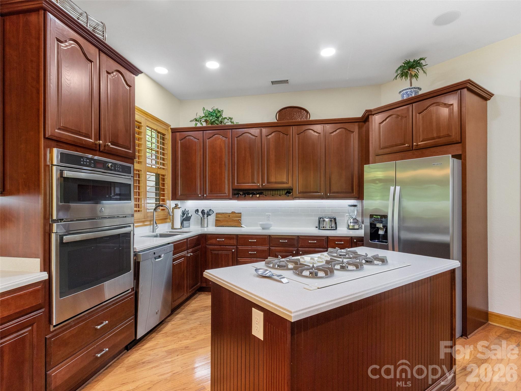266 Sunset Point Road B2 Property Photo 12