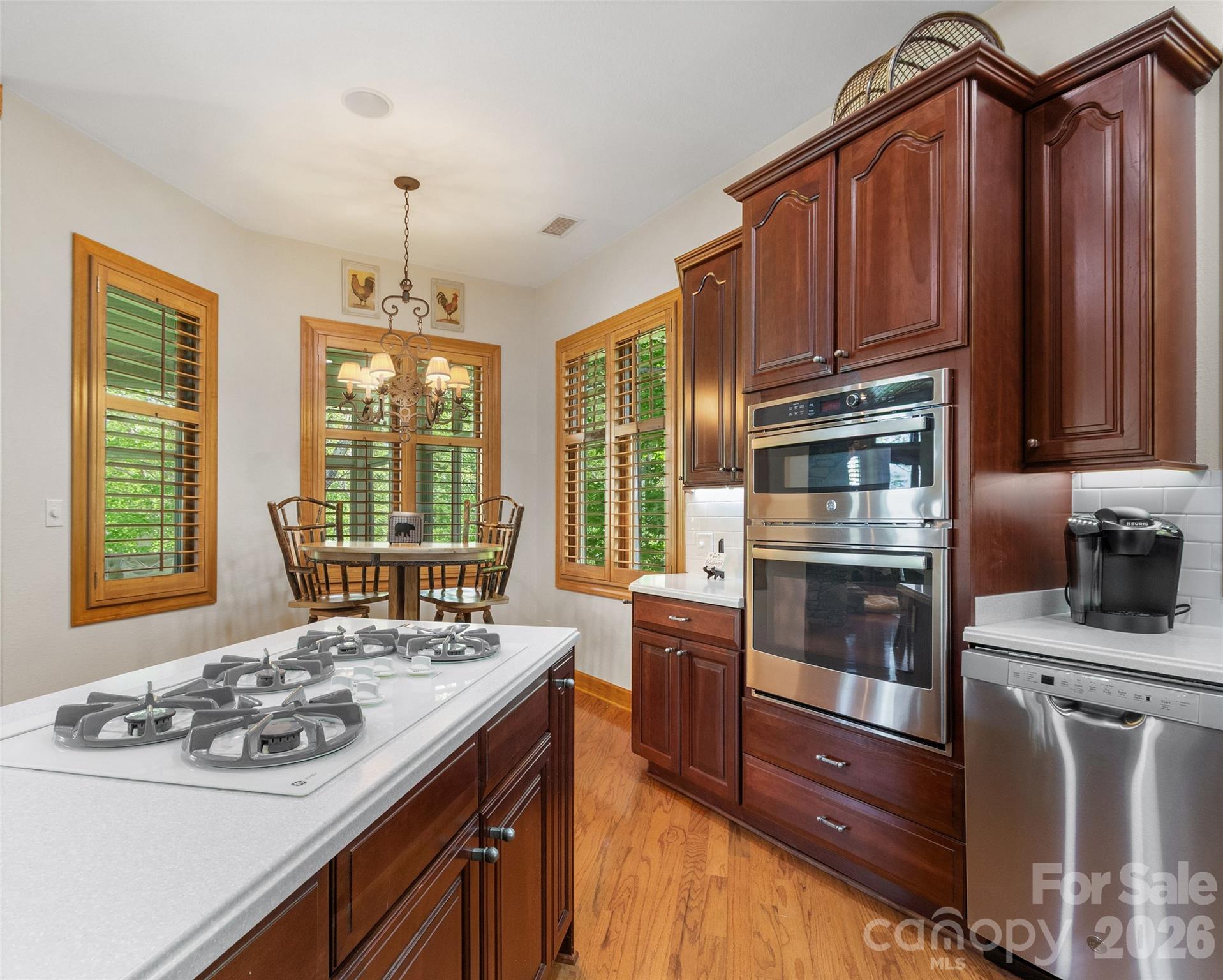 266 Sunset Point Road B2 Property Photo 15