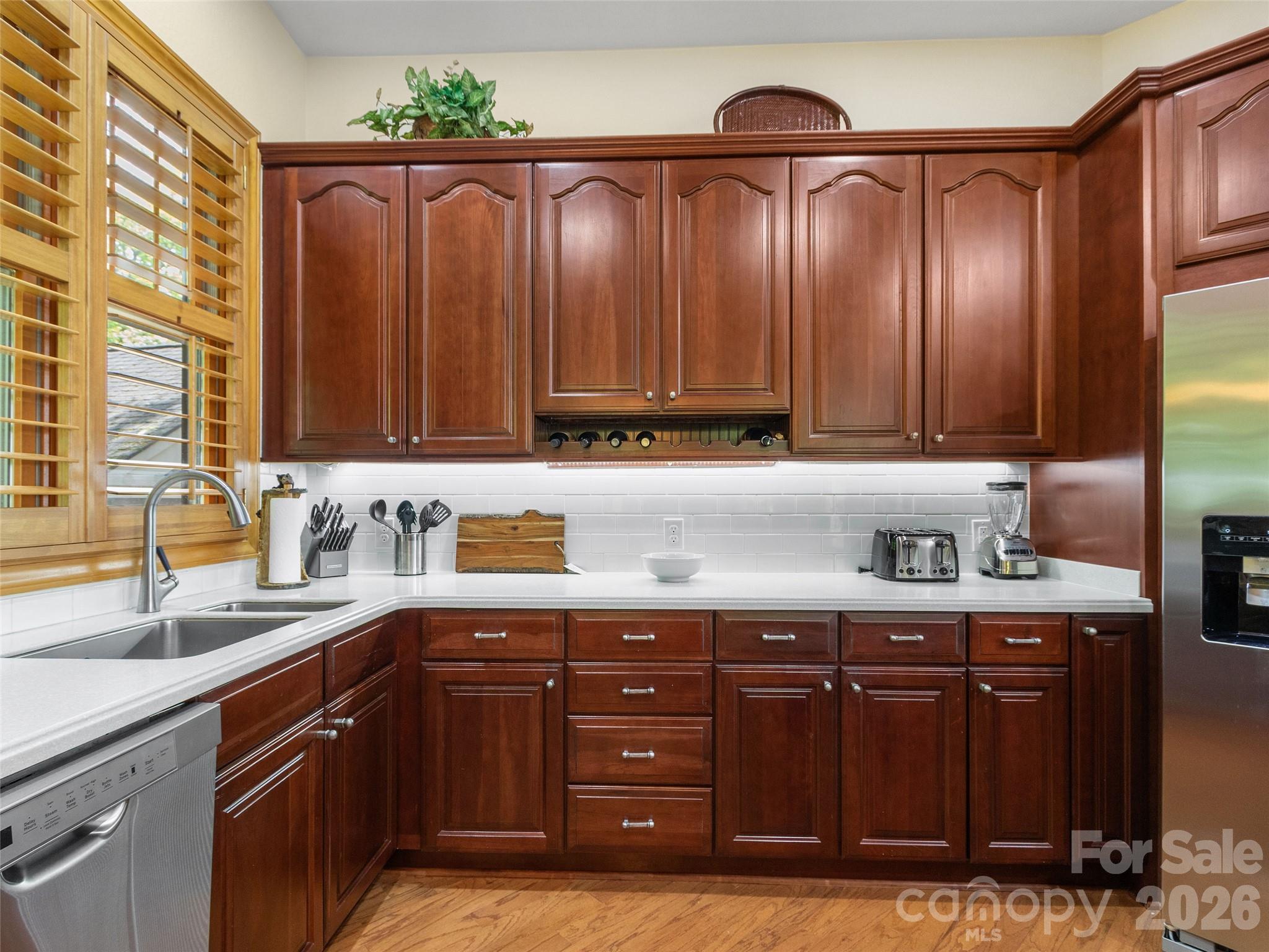 266 Sunset Point Road B2 Property Photo 16