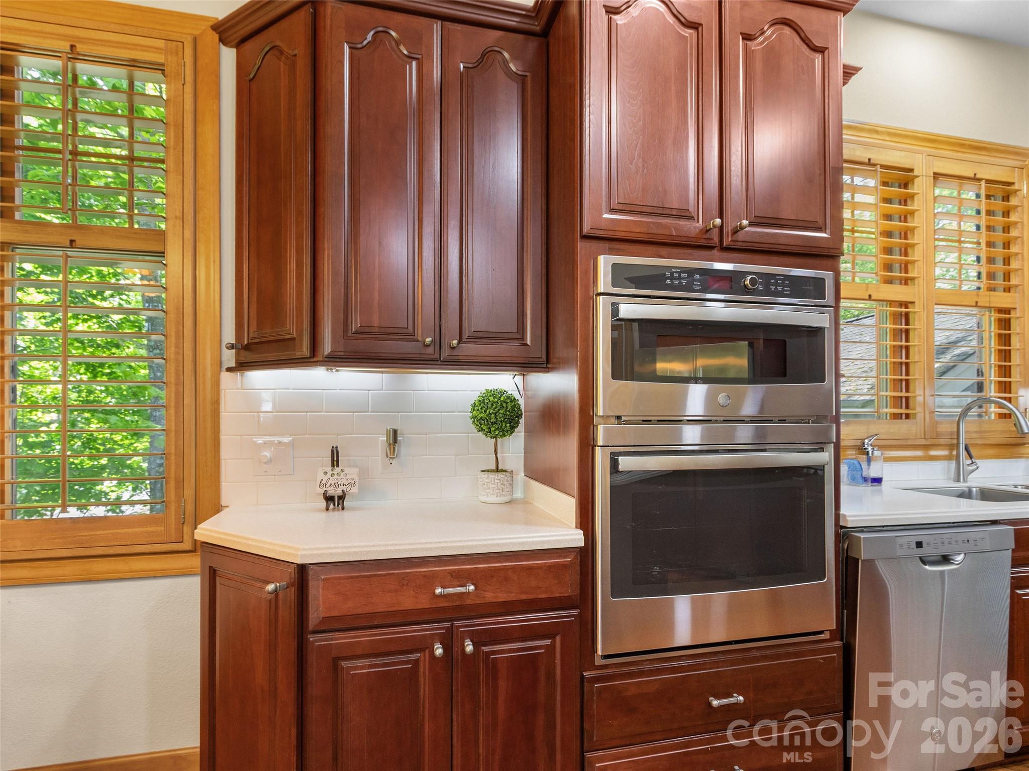 266 Sunset Point Road B2 Property Photo 17