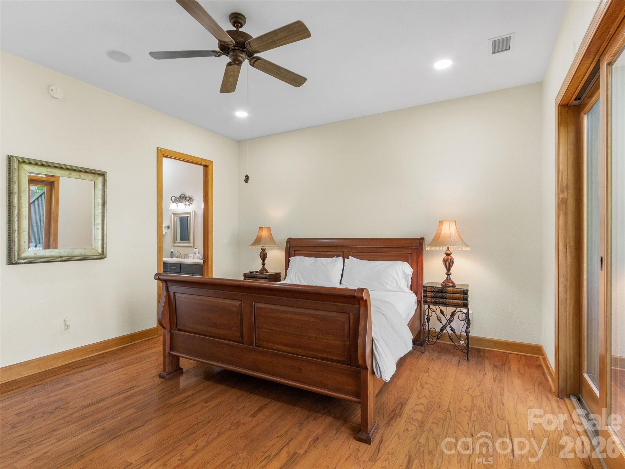 266 Sunset Point Road B2 Property Photo 27