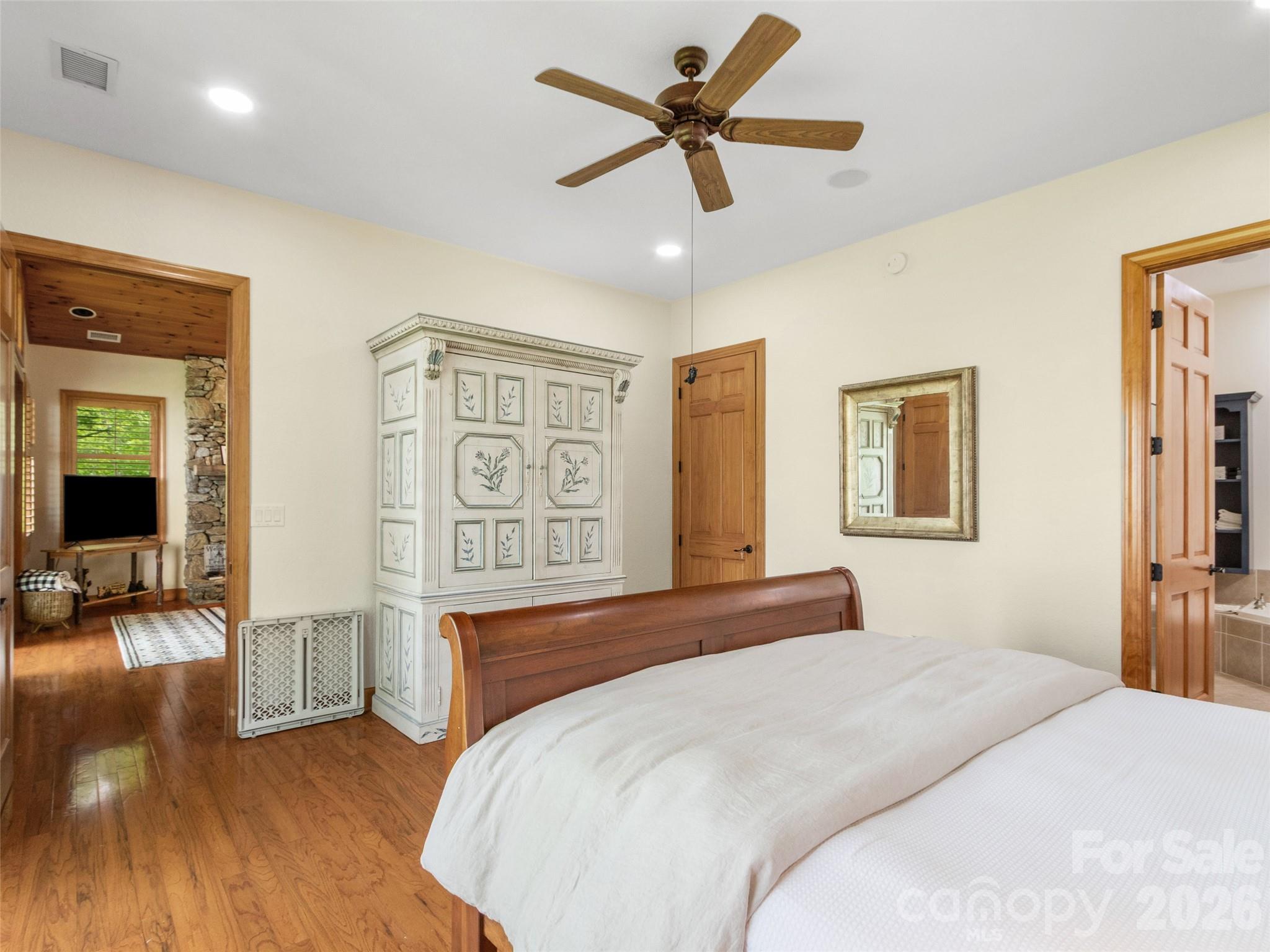 266 Sunset Point Road B2 Property Photo 28