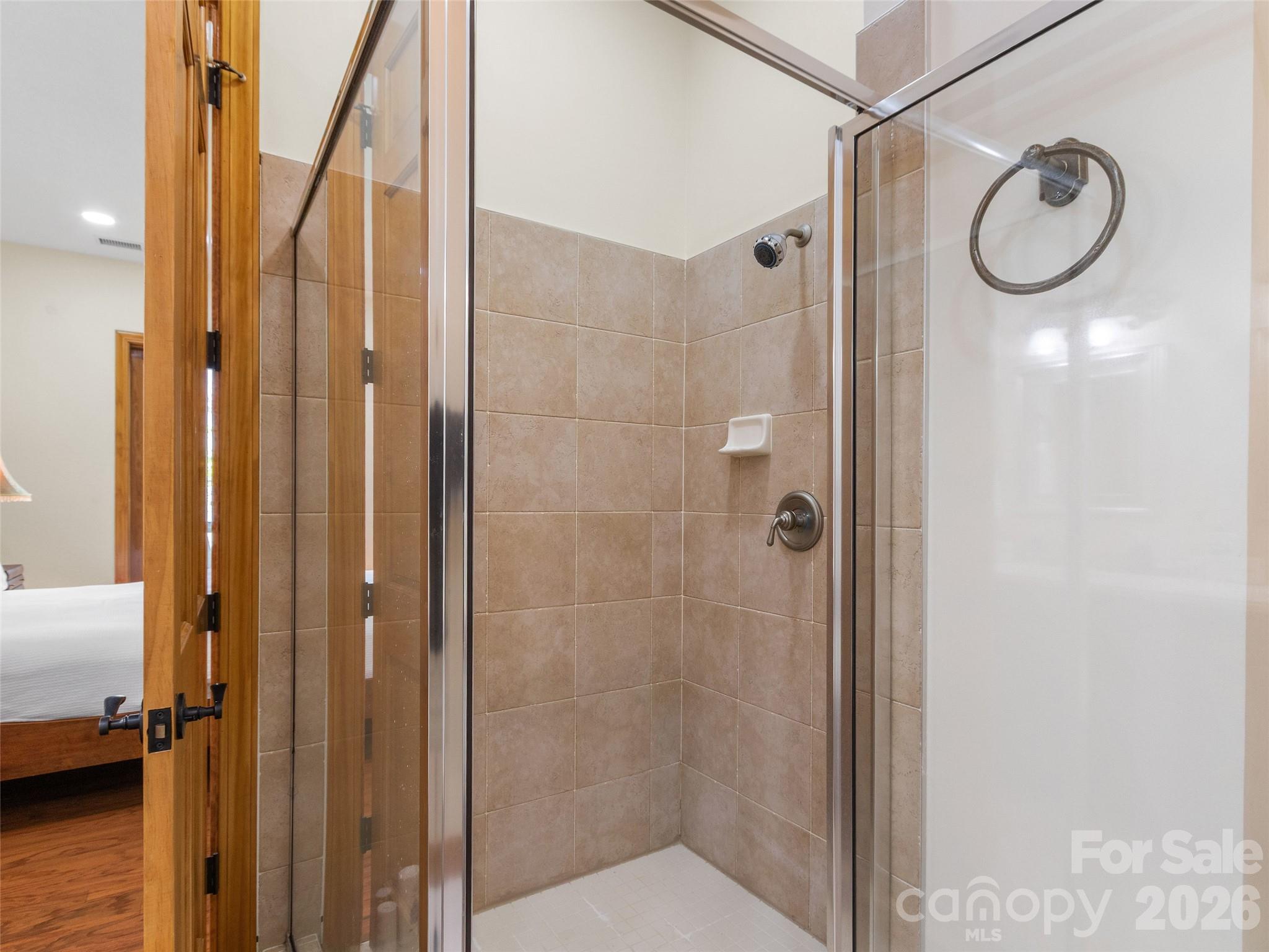 266 Sunset Point Road B2 Property Photo 34
