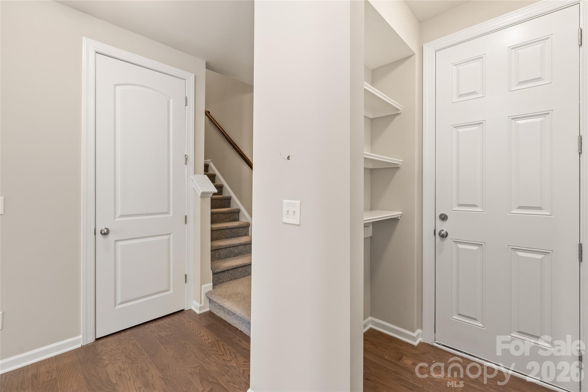 5662 Stonewells Drive Property Photo 4