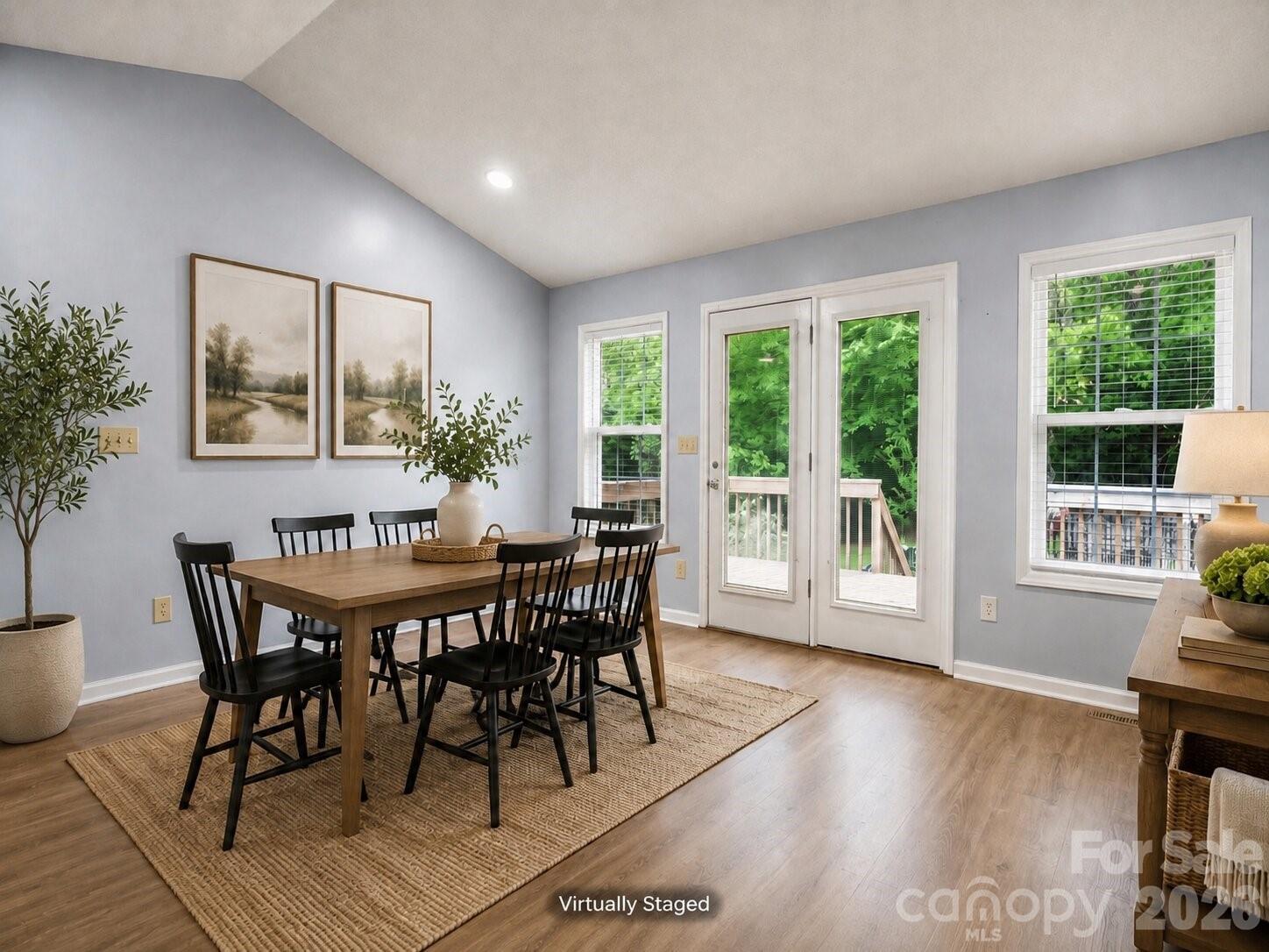 1011 Cambridge Court Property Photo 8